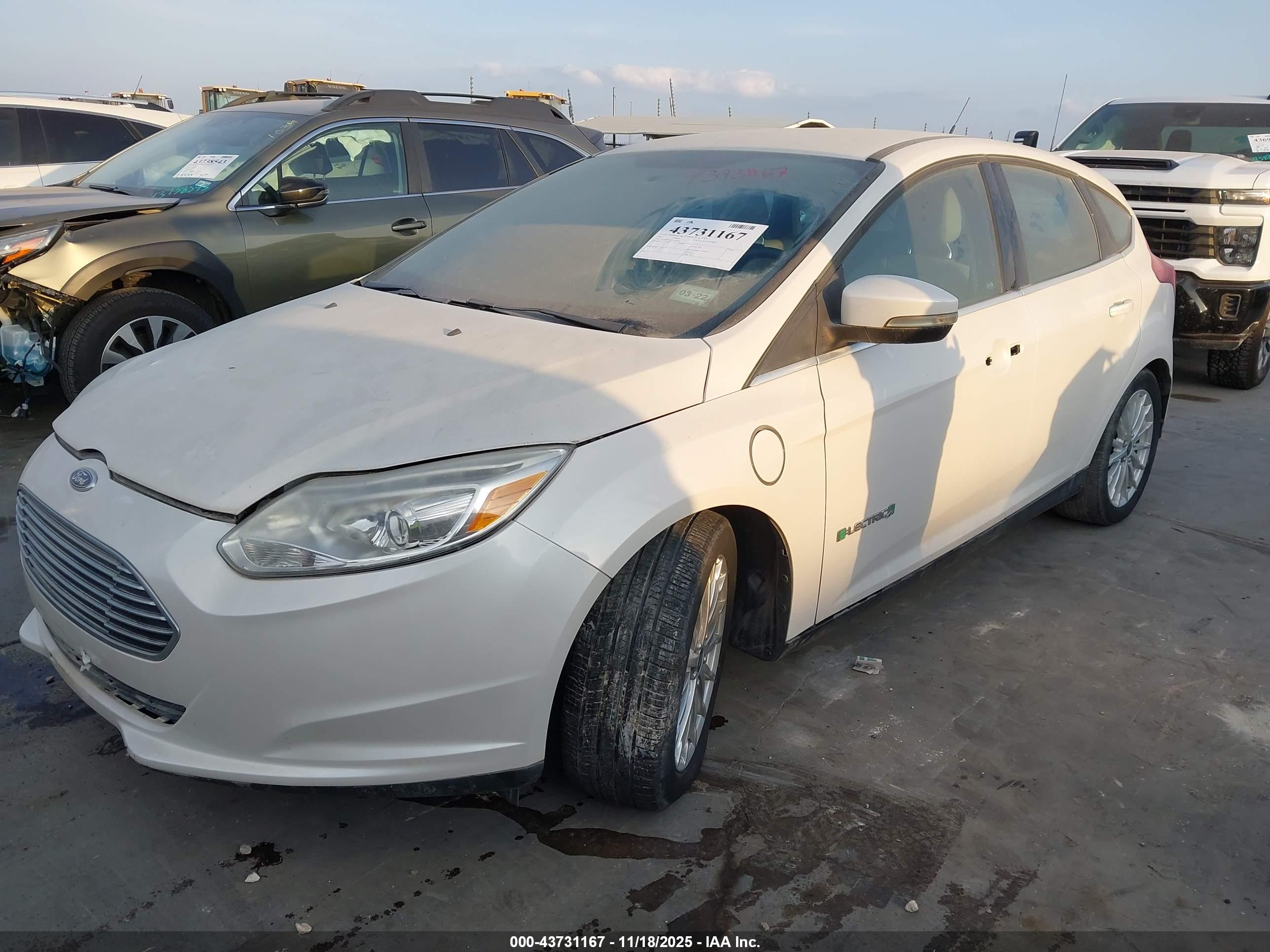 FORD FOCUS image 2