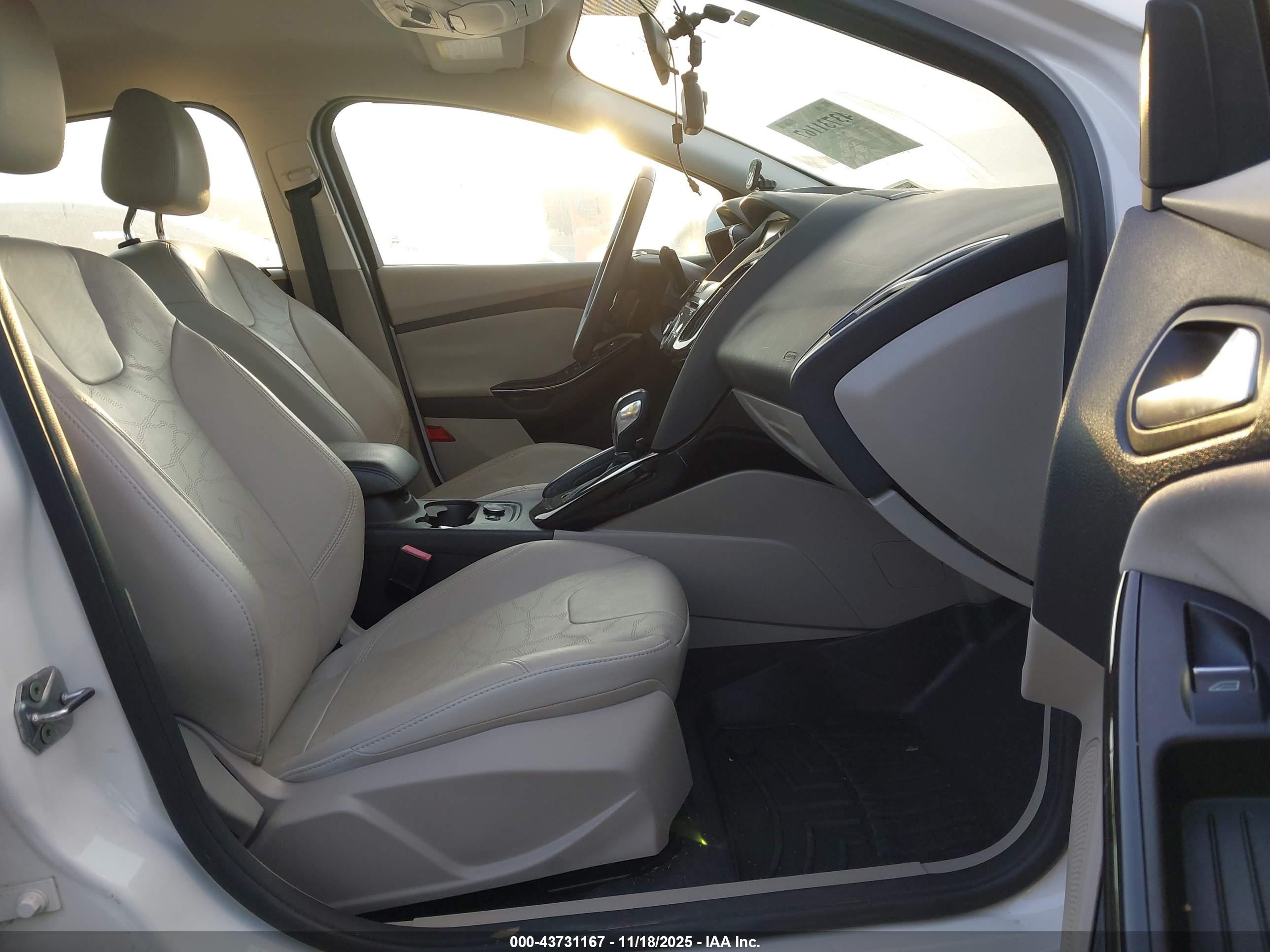 FORD FOCUS image 5