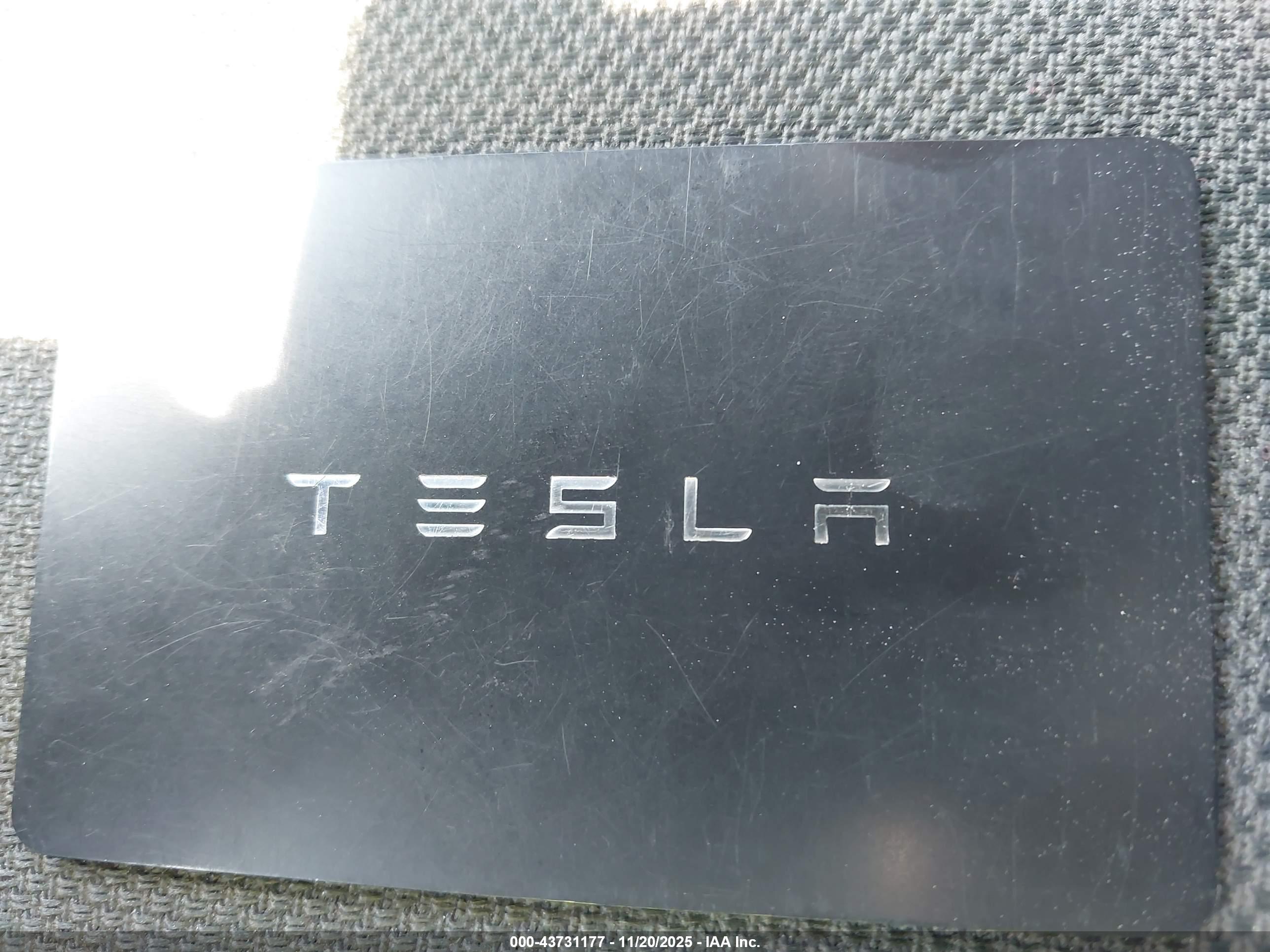 TESLA MODEL image 11