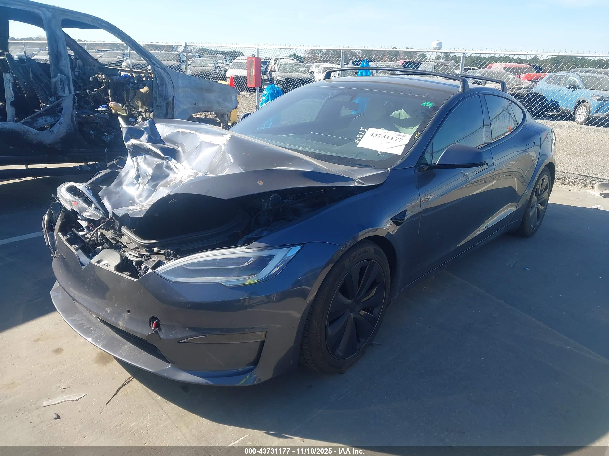 TESLA MODEL image 2