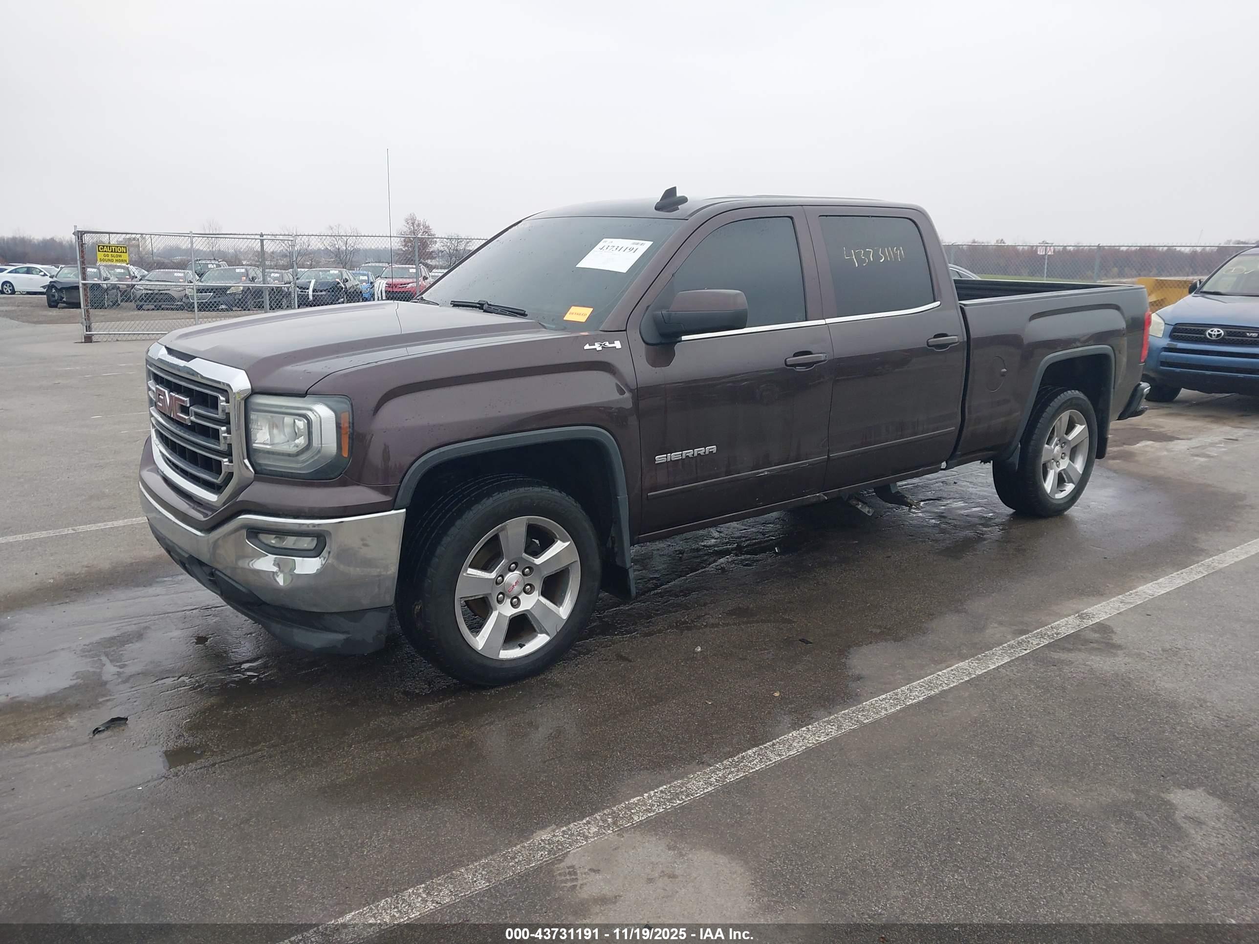 GMC SIERRA image 2