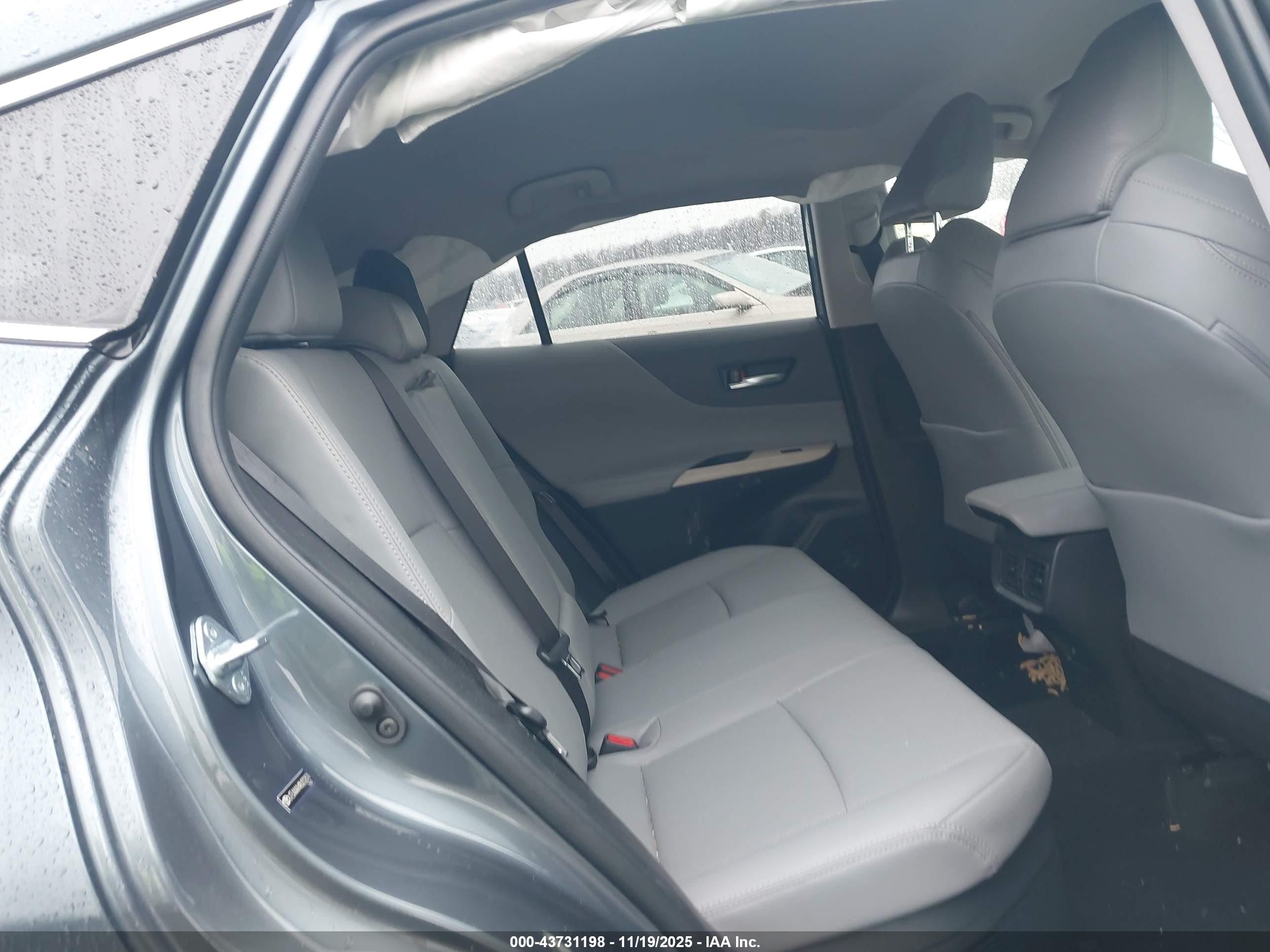 TOYOTA VENZA image 8
