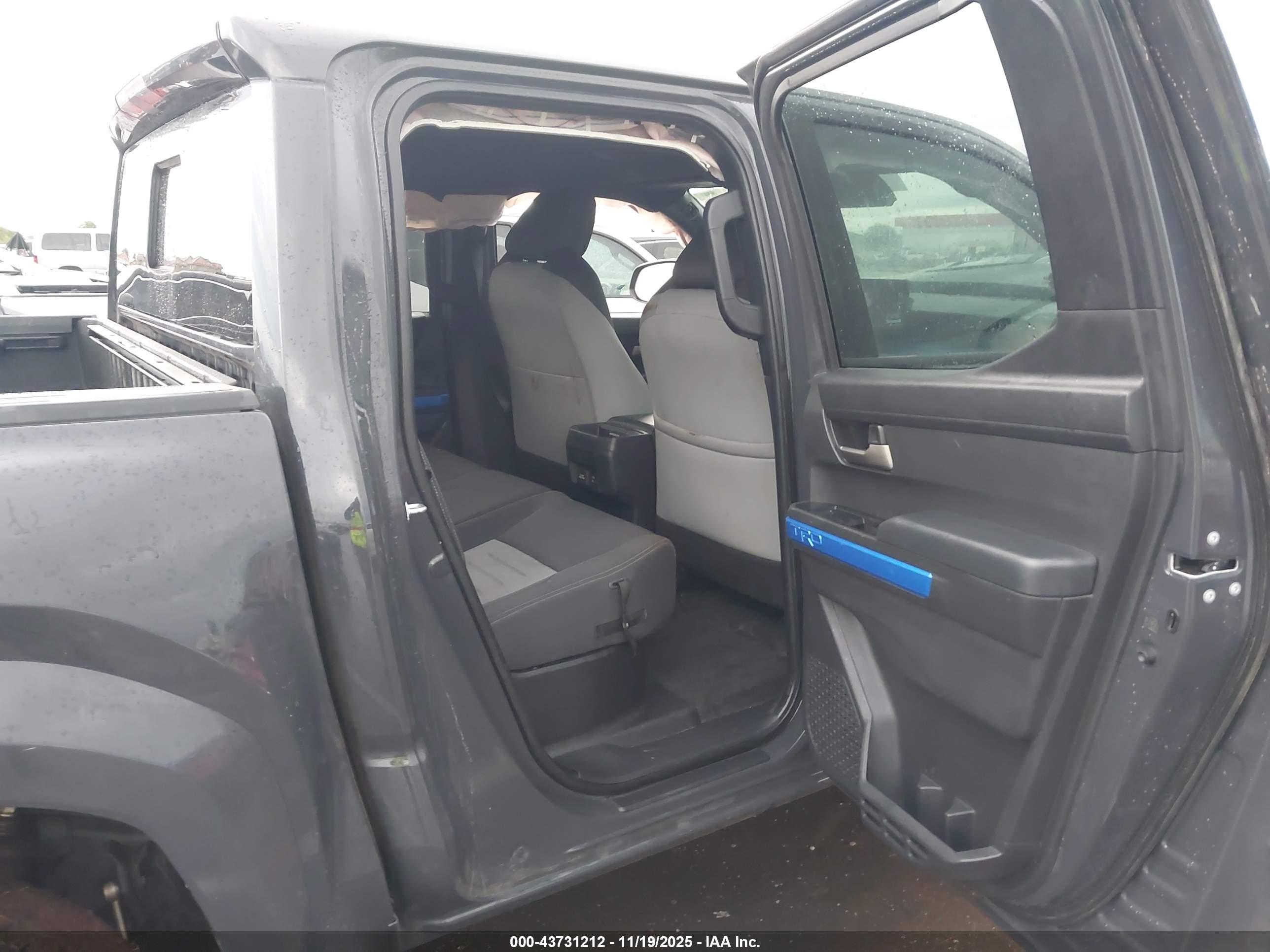 TOYOTA TACOMA image 8