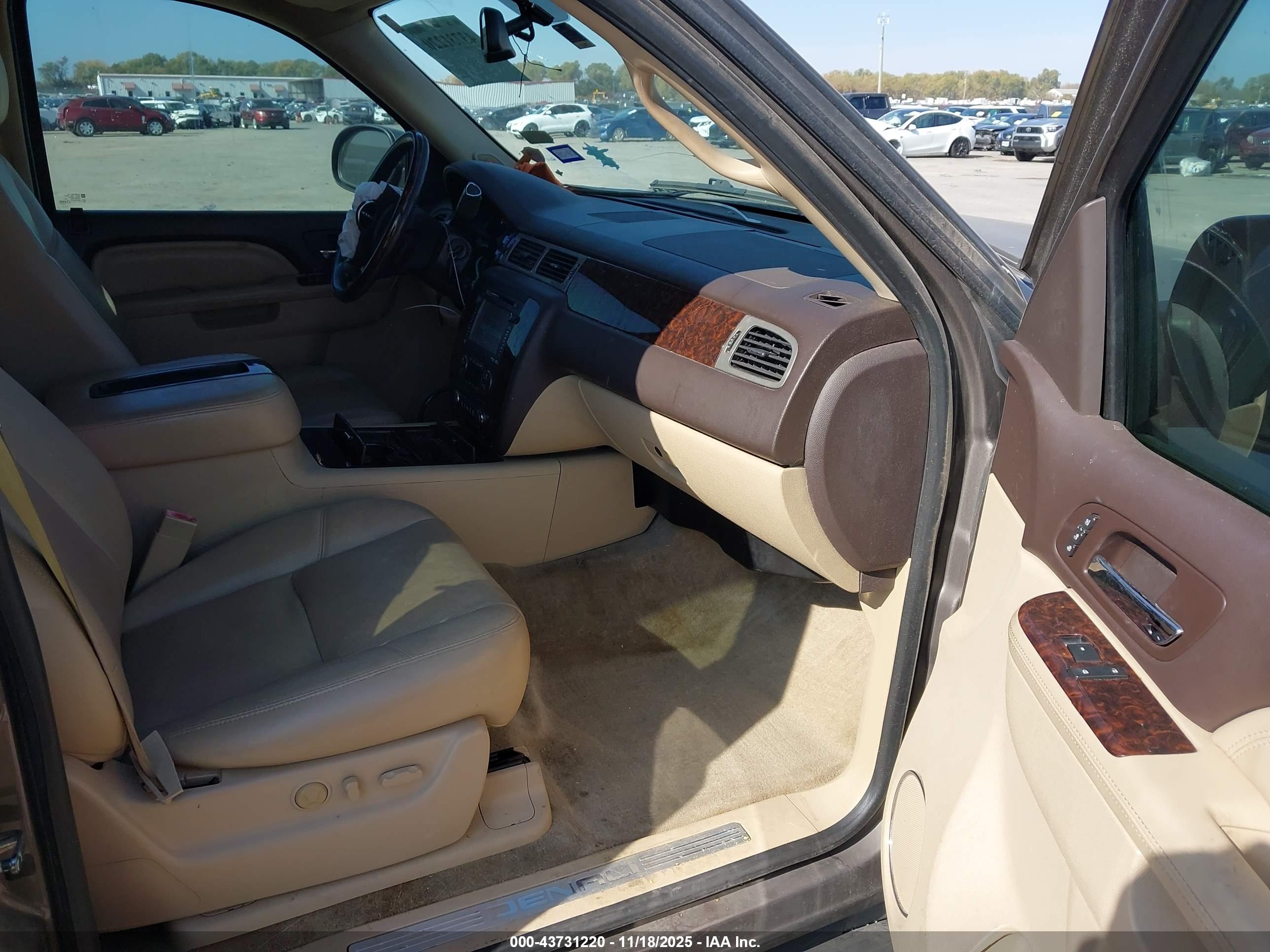 GMC YUKON image 5