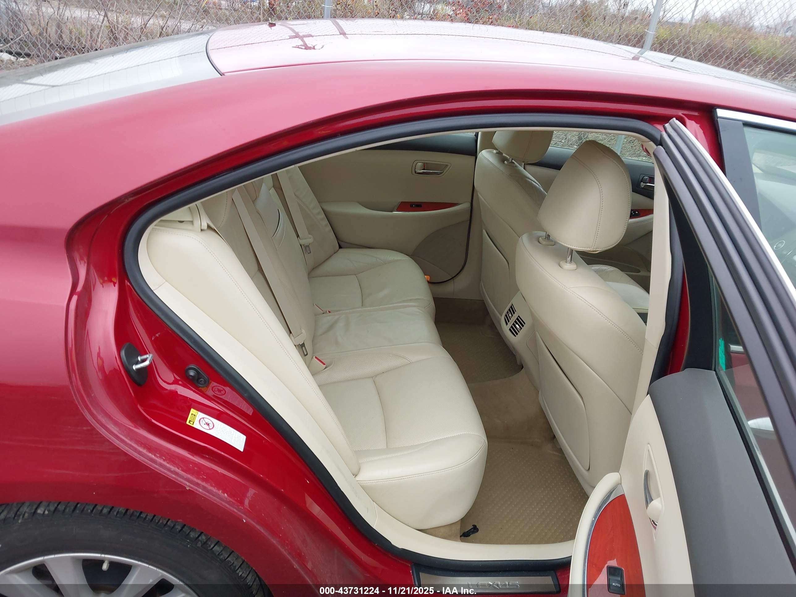 LEXUS ES image 8