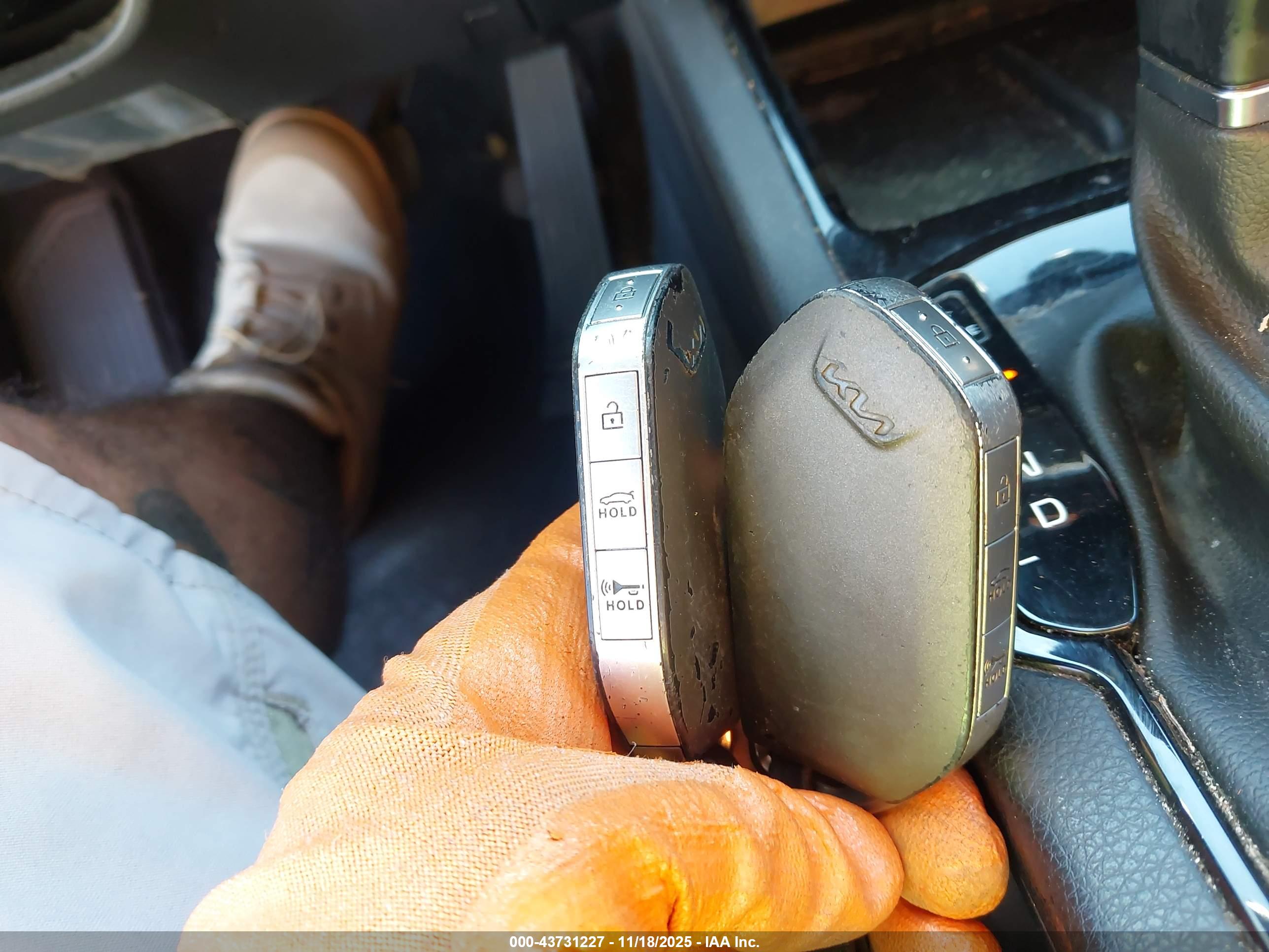 KIA K5 image 11