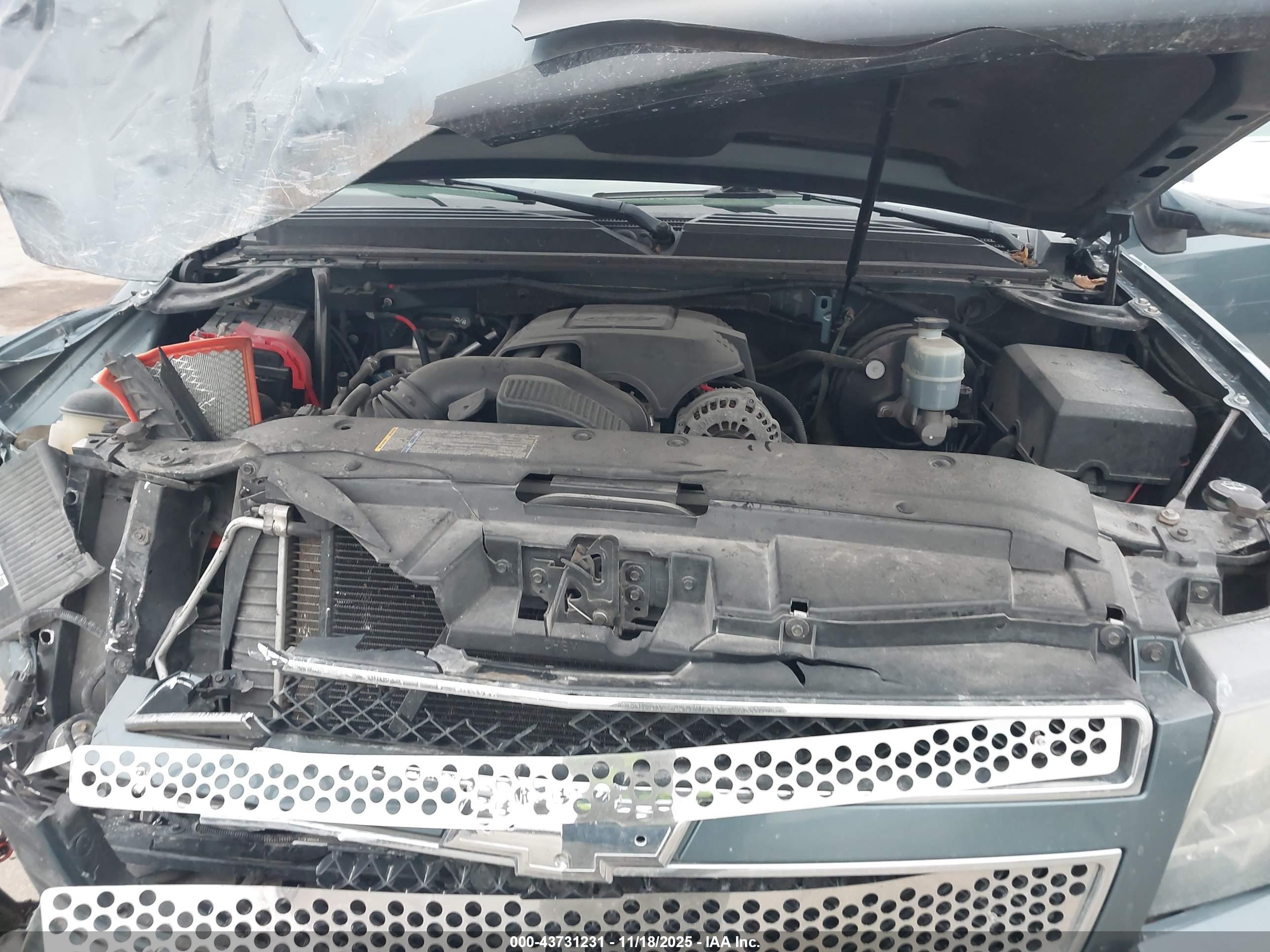 CHEVROLET TAHOE image 10