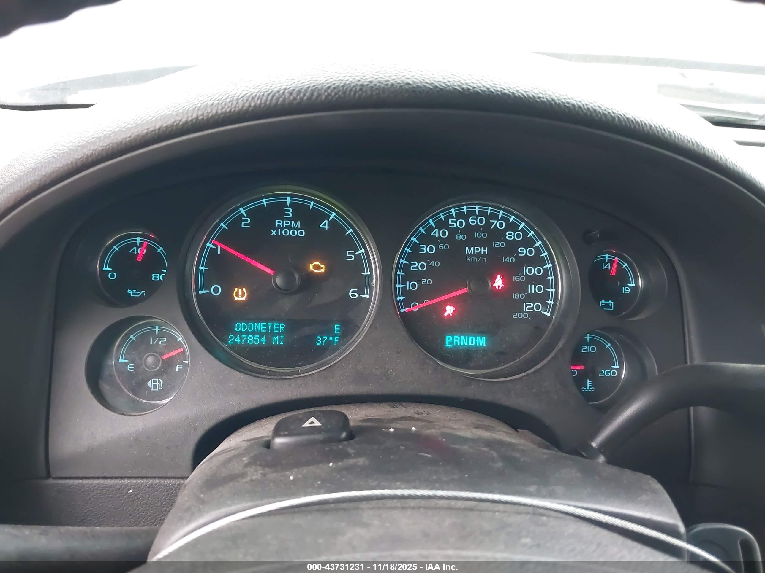 CHEVROLET TAHOE image 7
