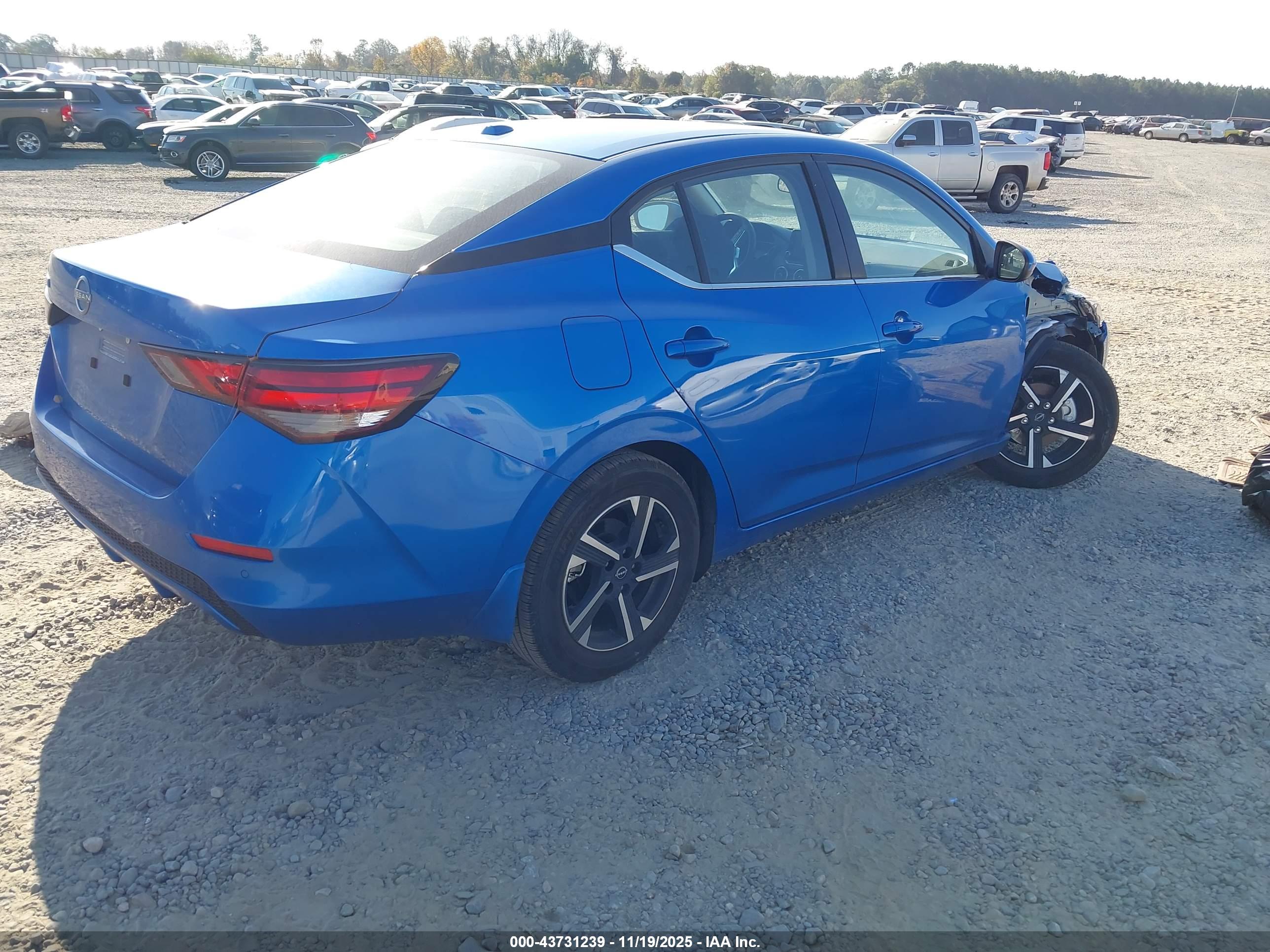 NISSAN SENTRA image 4