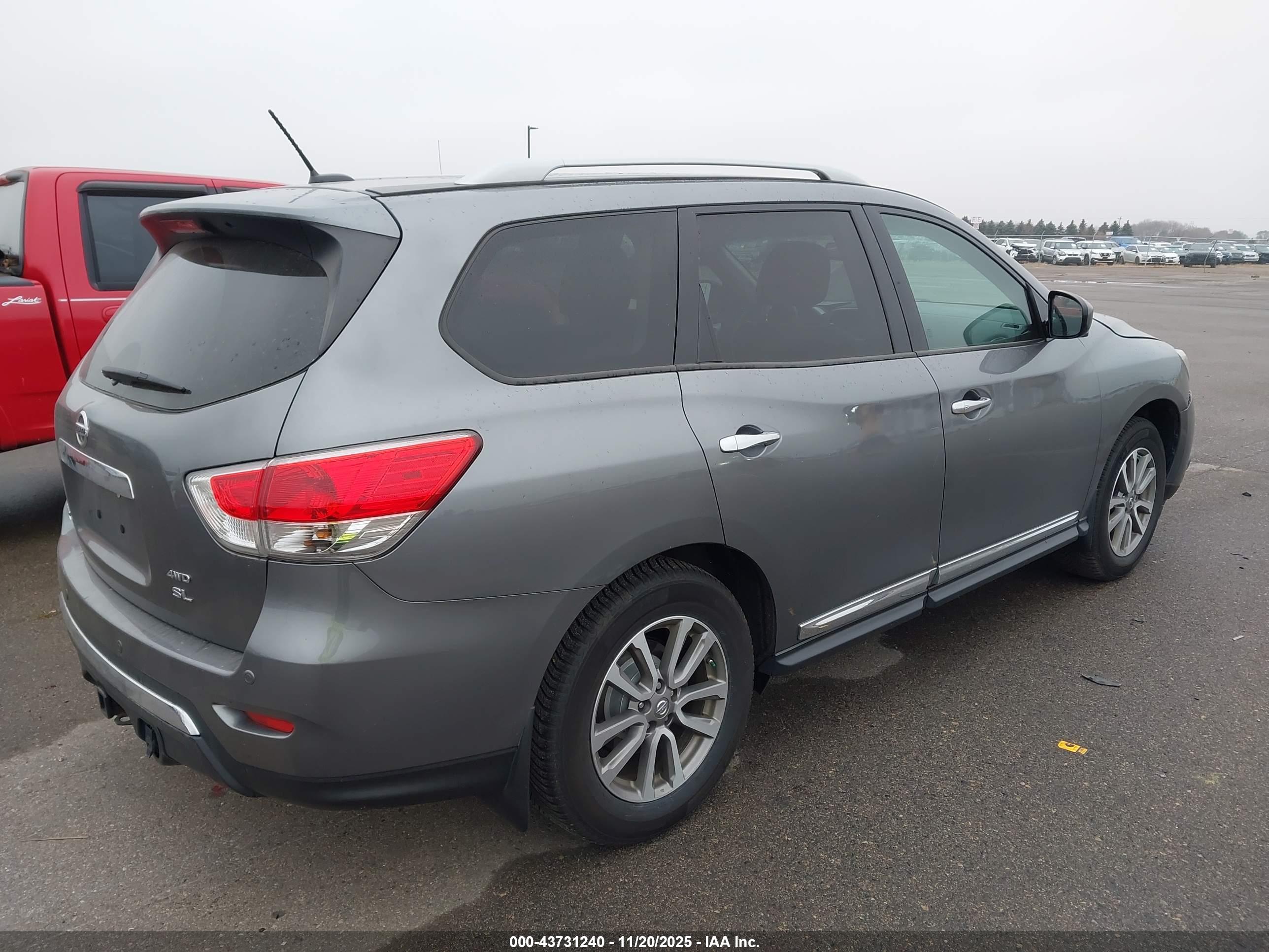 NISSAN PATHFINDER image 4