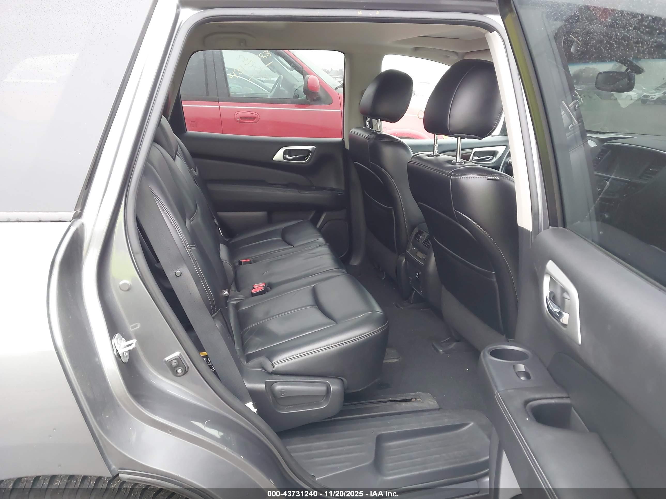 NISSAN PATHFINDER image 8