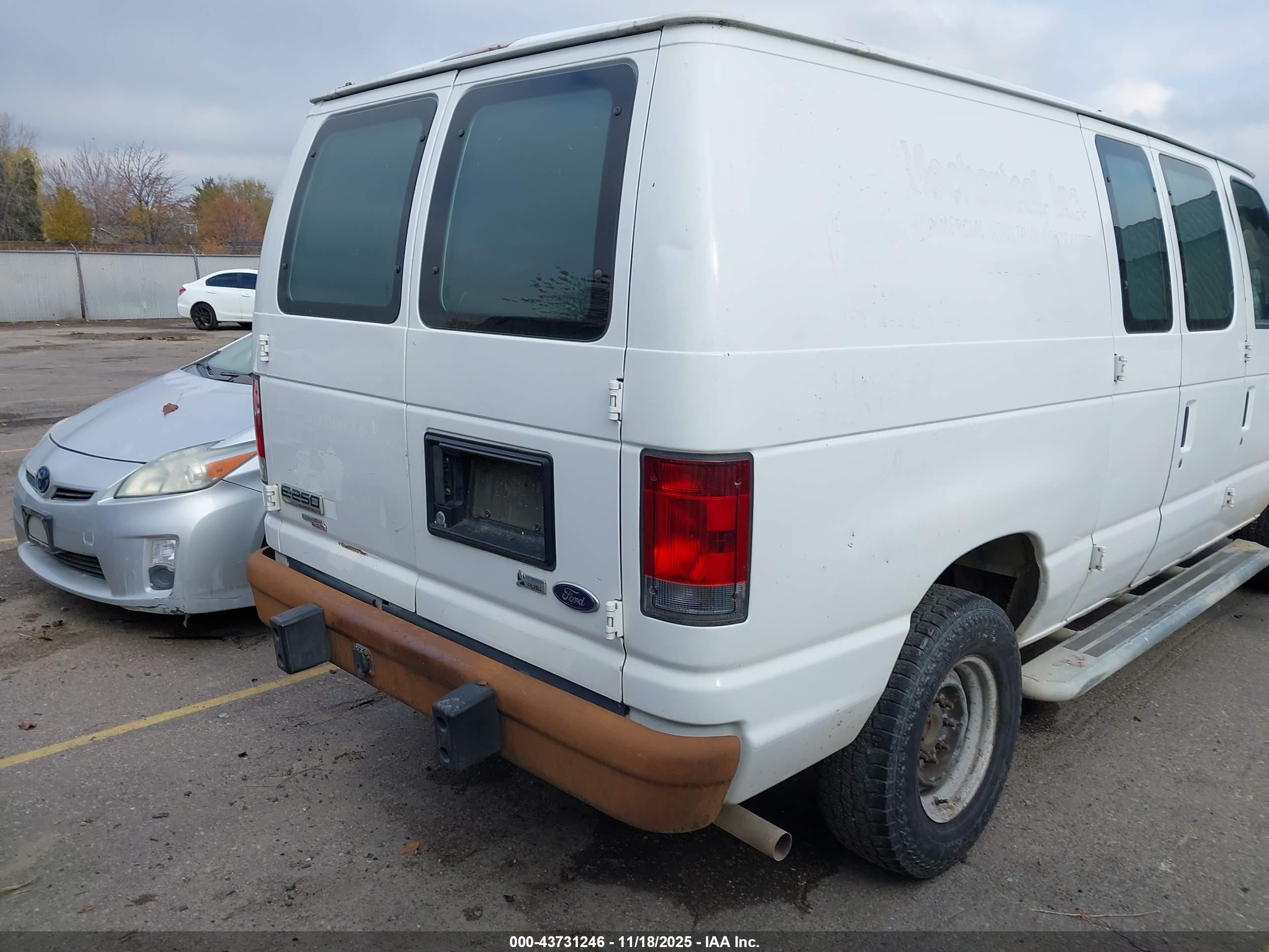 FORD E-250 image 4