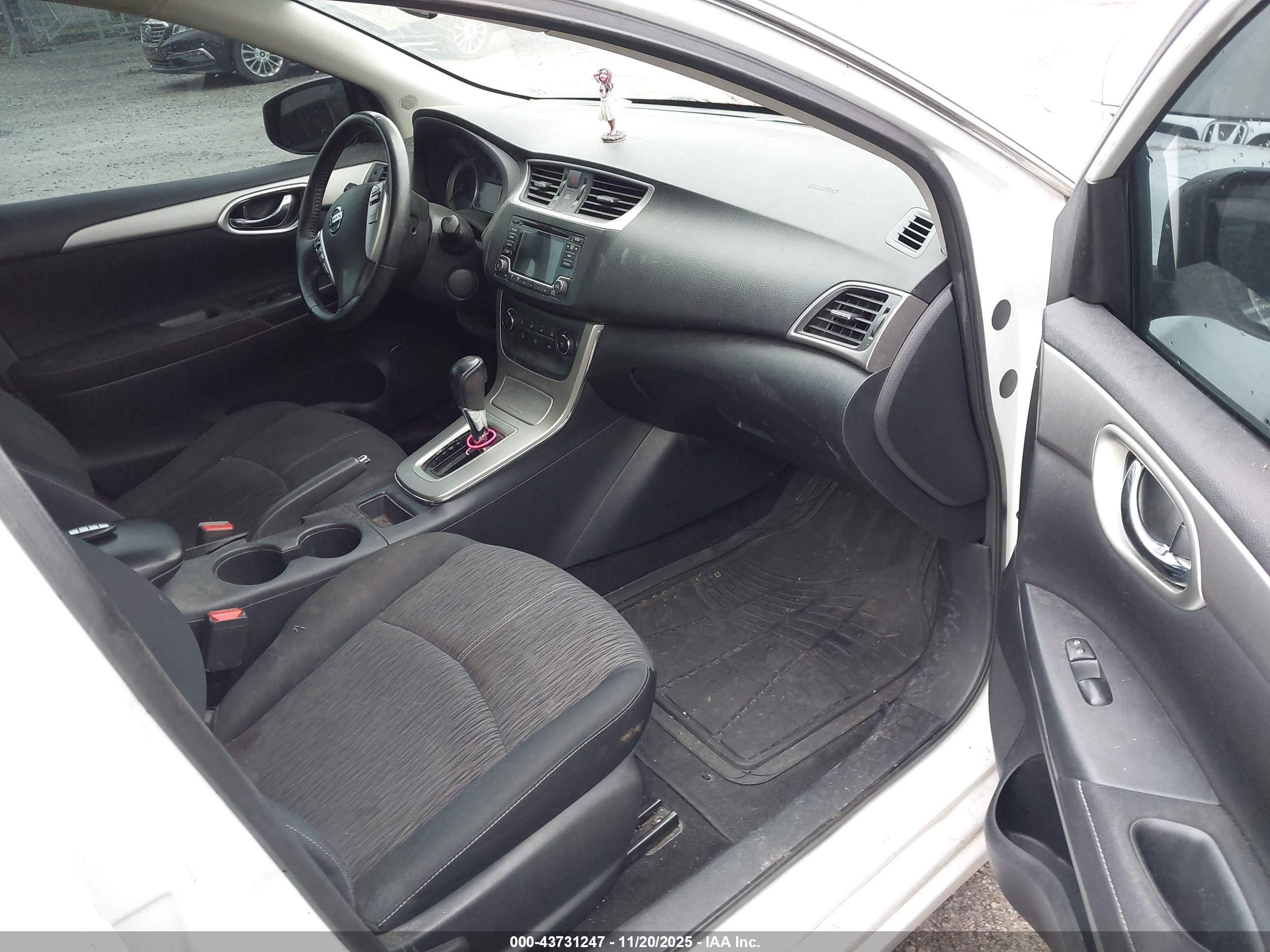 NISSAN SENTRA image 5