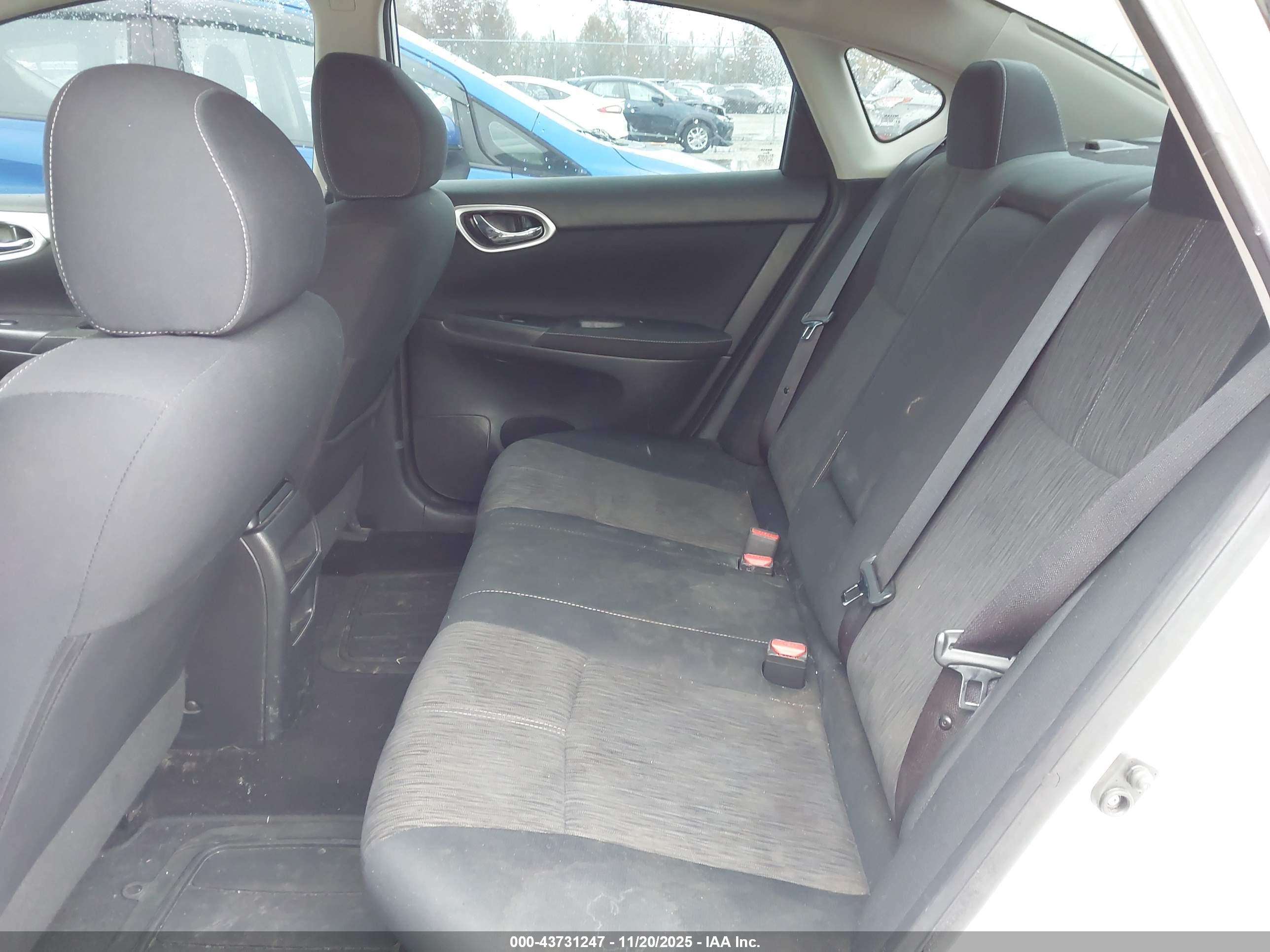 NISSAN SENTRA image 8