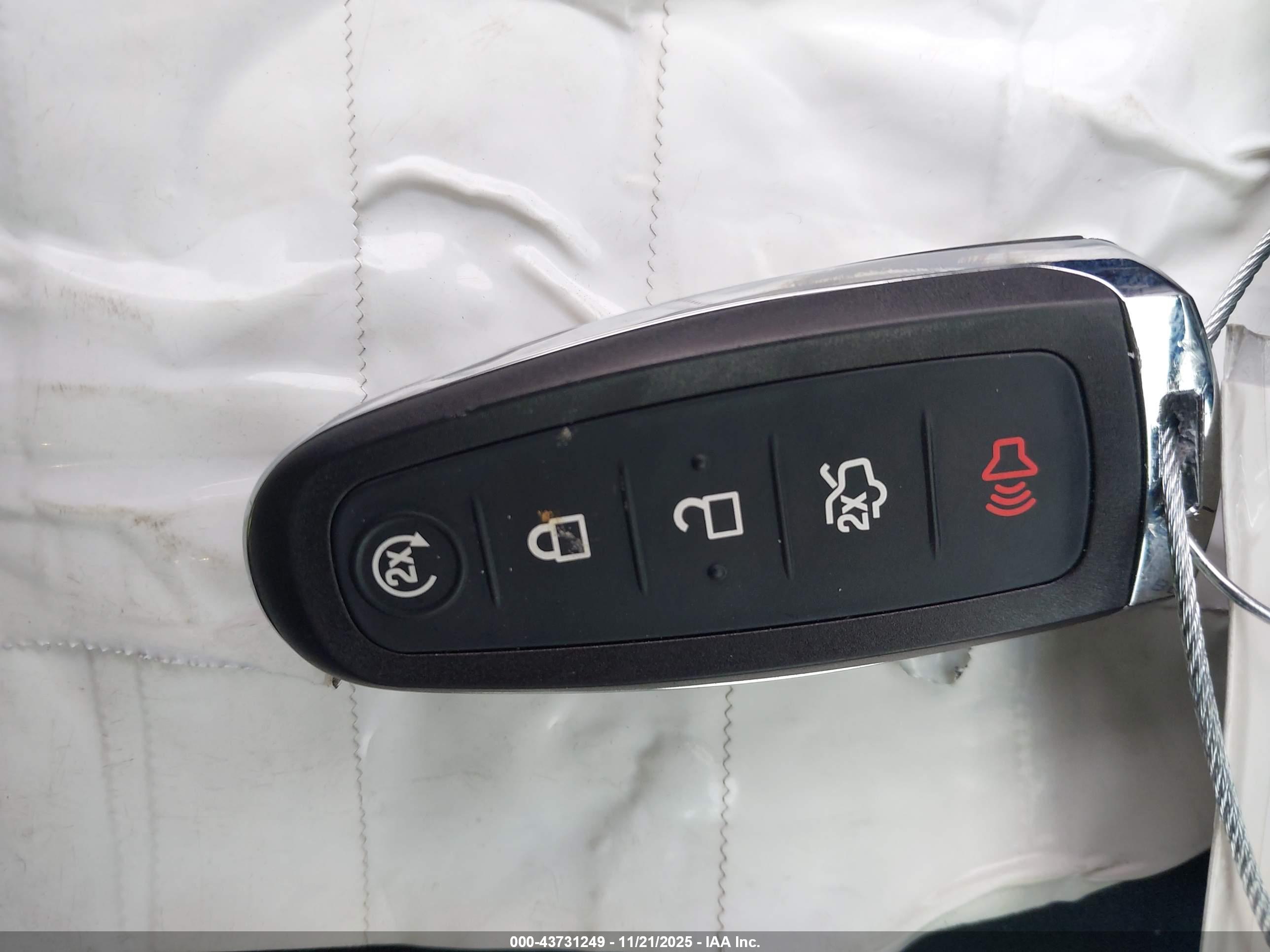 FORD ESCAPE image 11