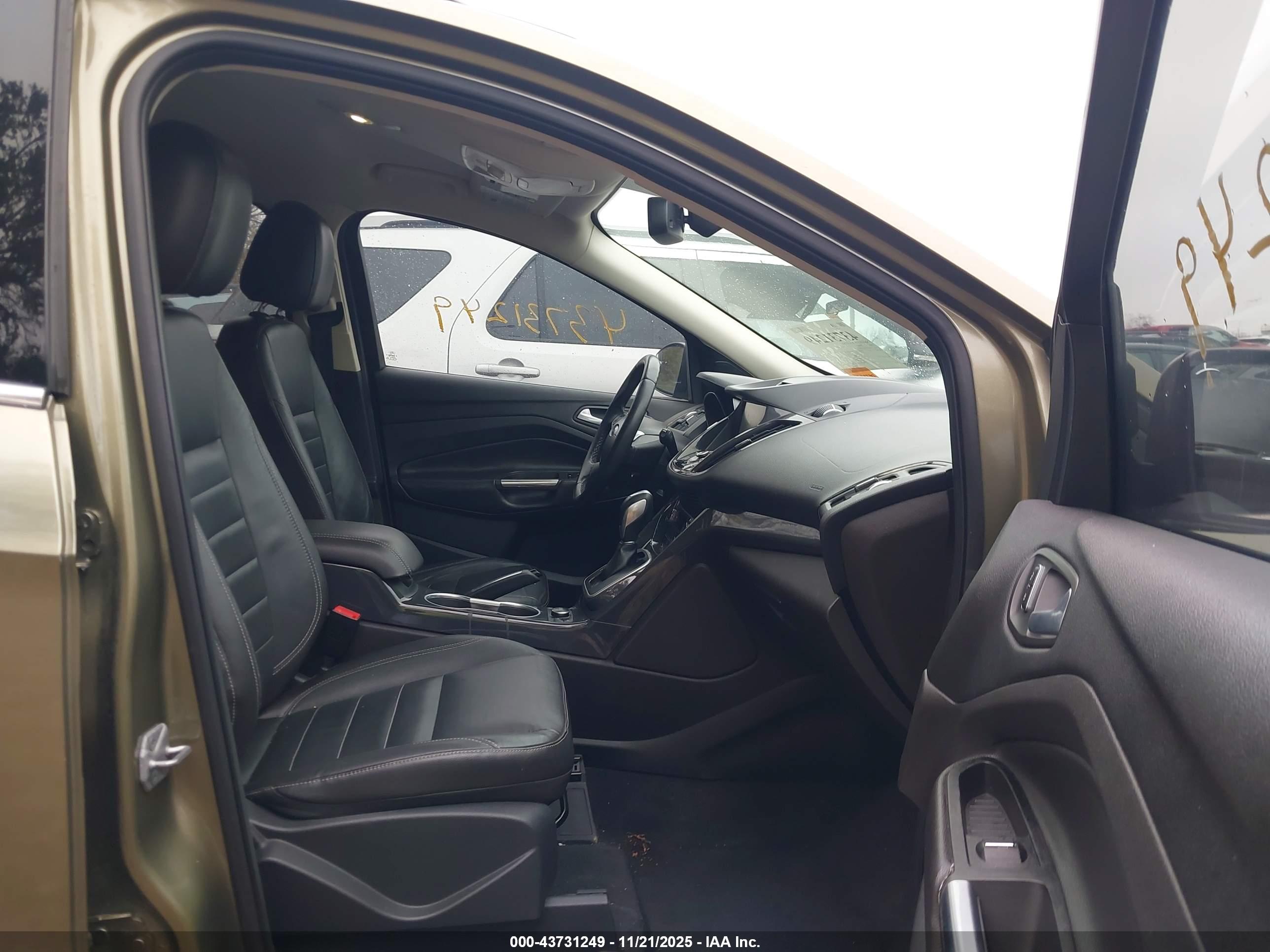 FORD ESCAPE image 5