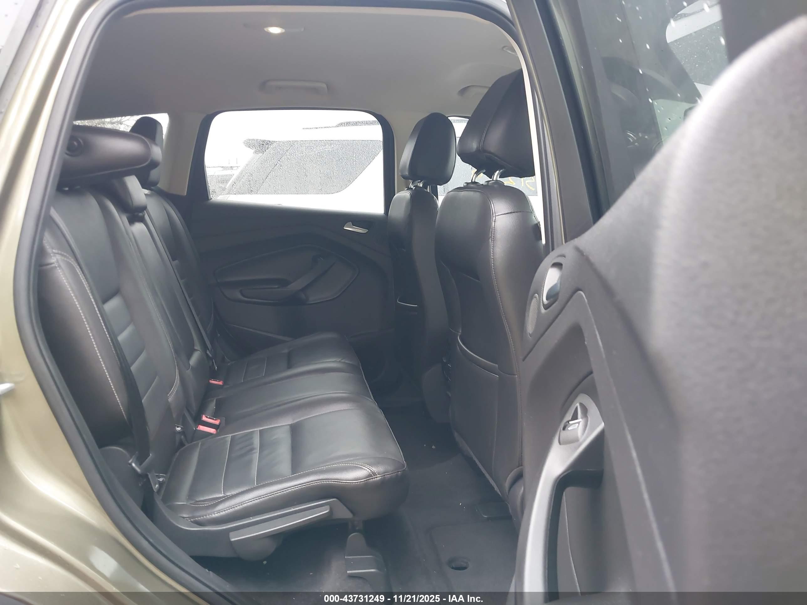 FORD ESCAPE image 8