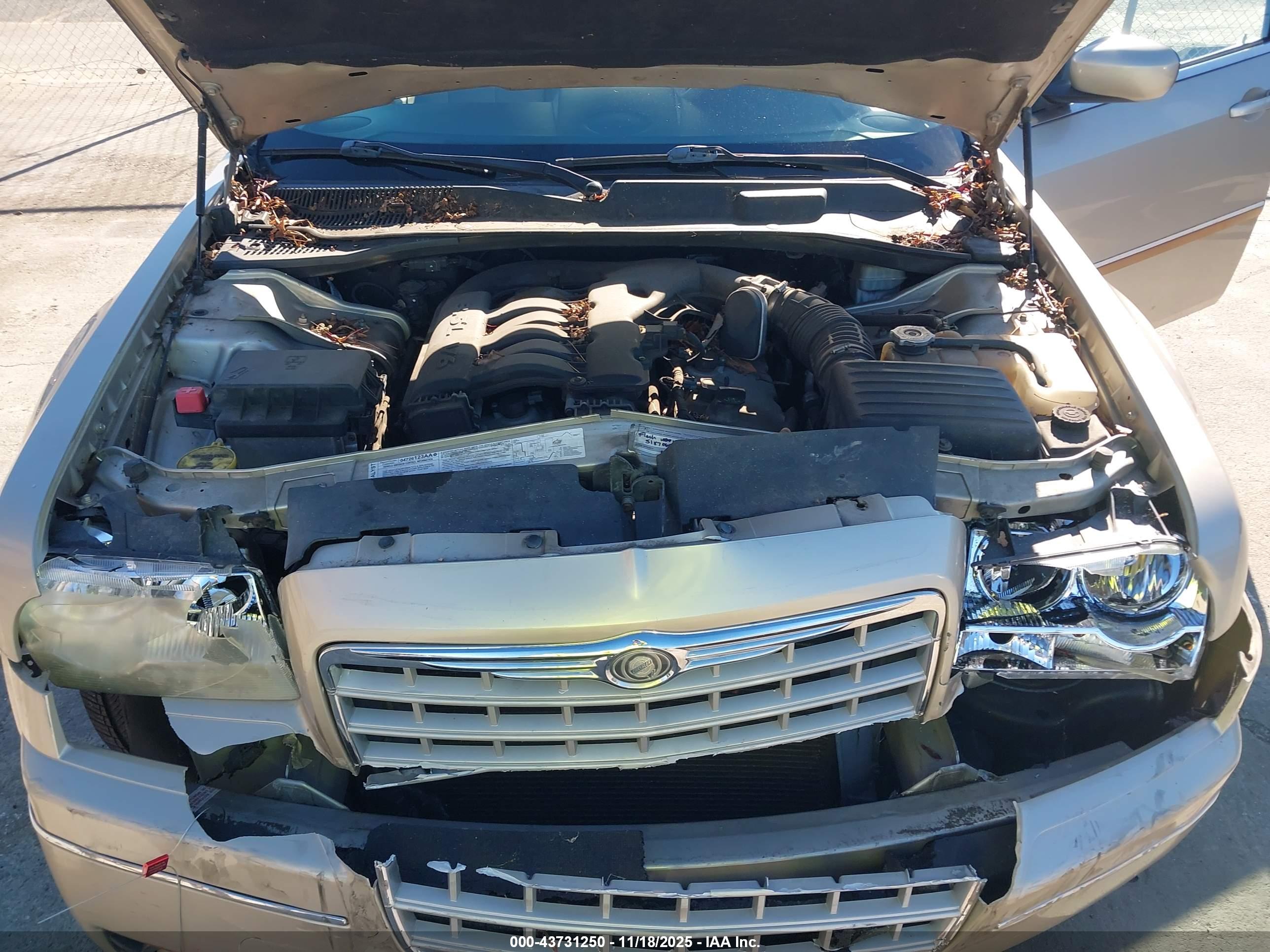 CHRYSLER 300 image 10