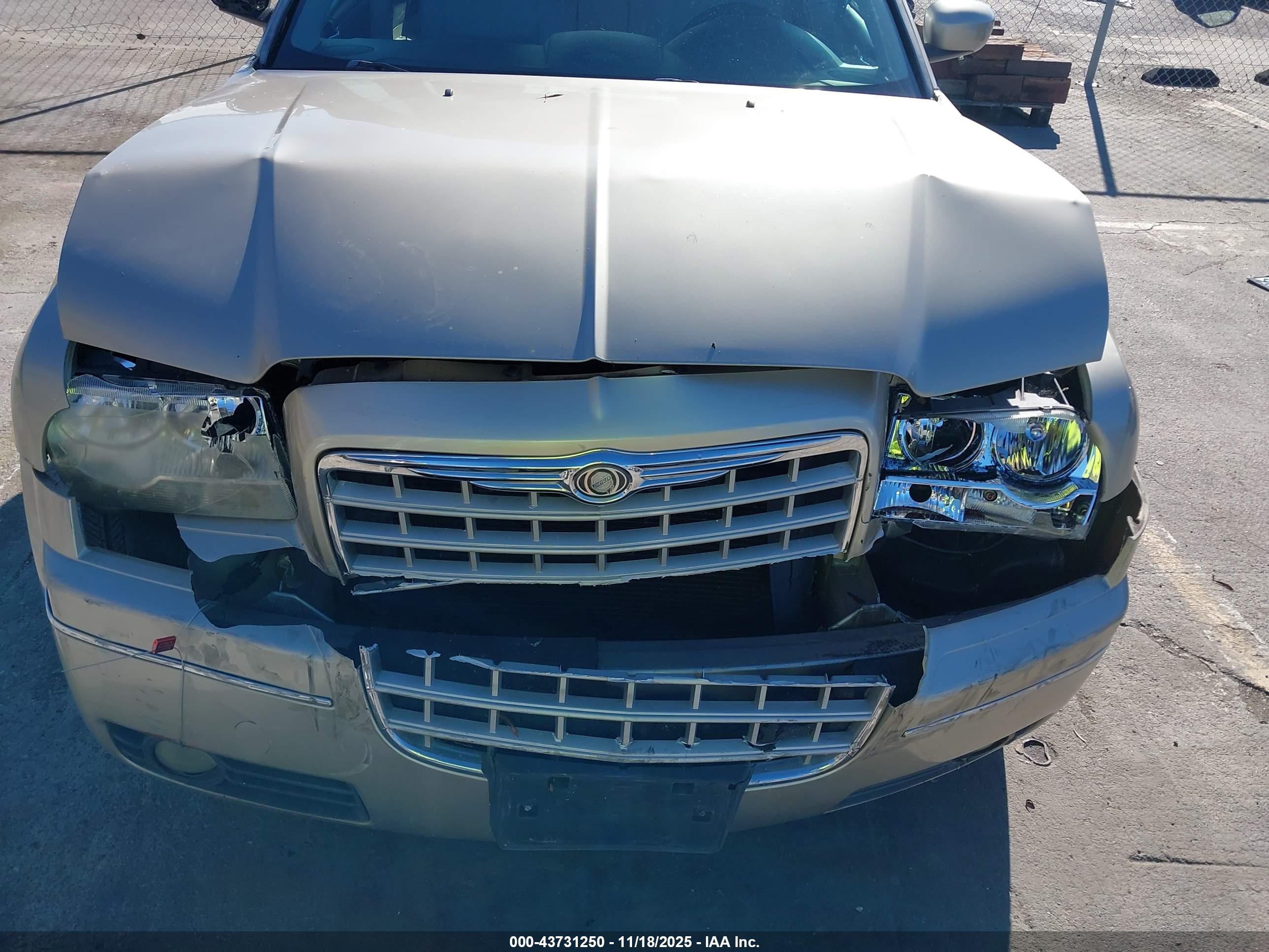 CHRYSLER 300 image 6