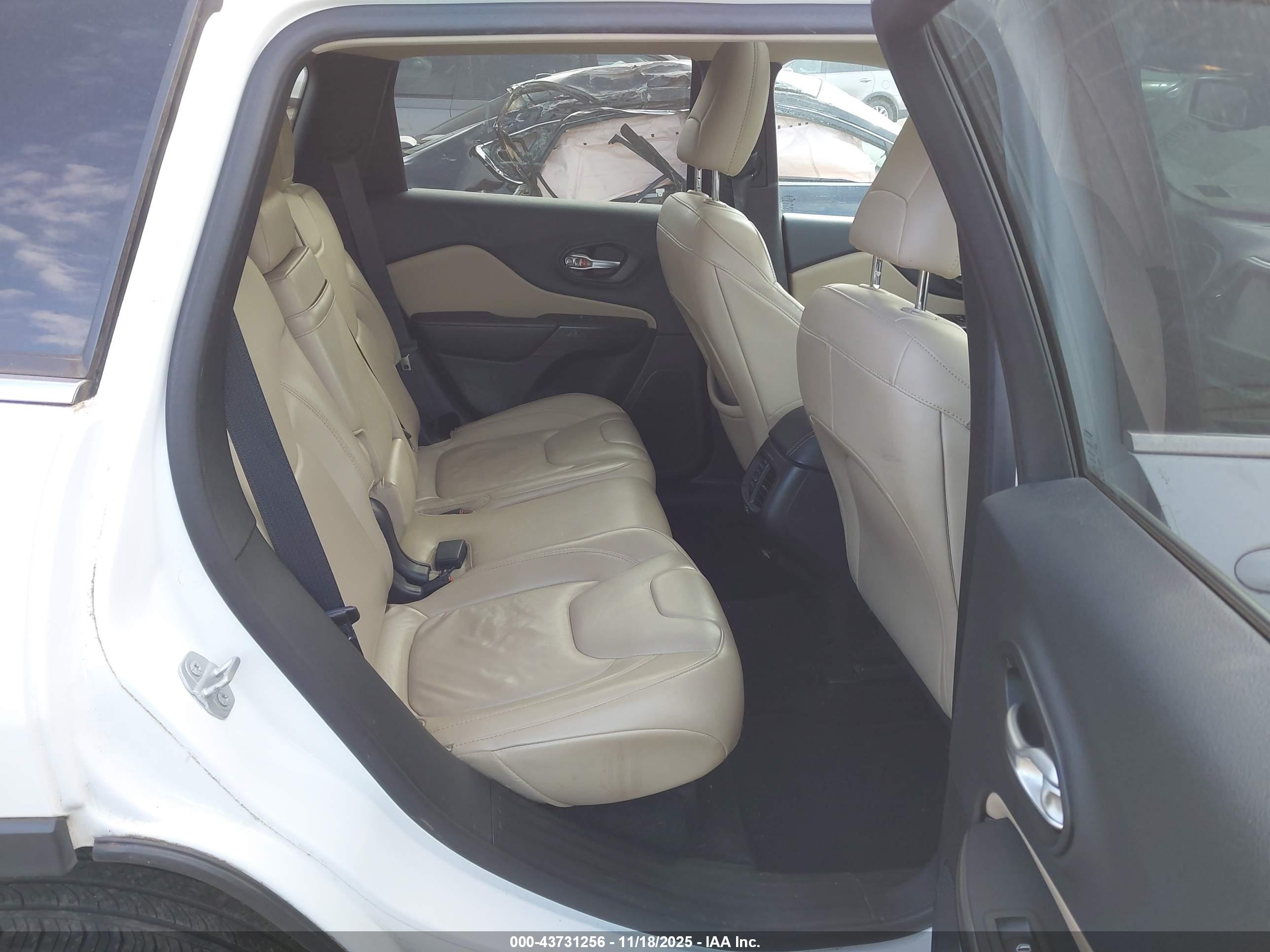 JEEP CHEROKEE image 8