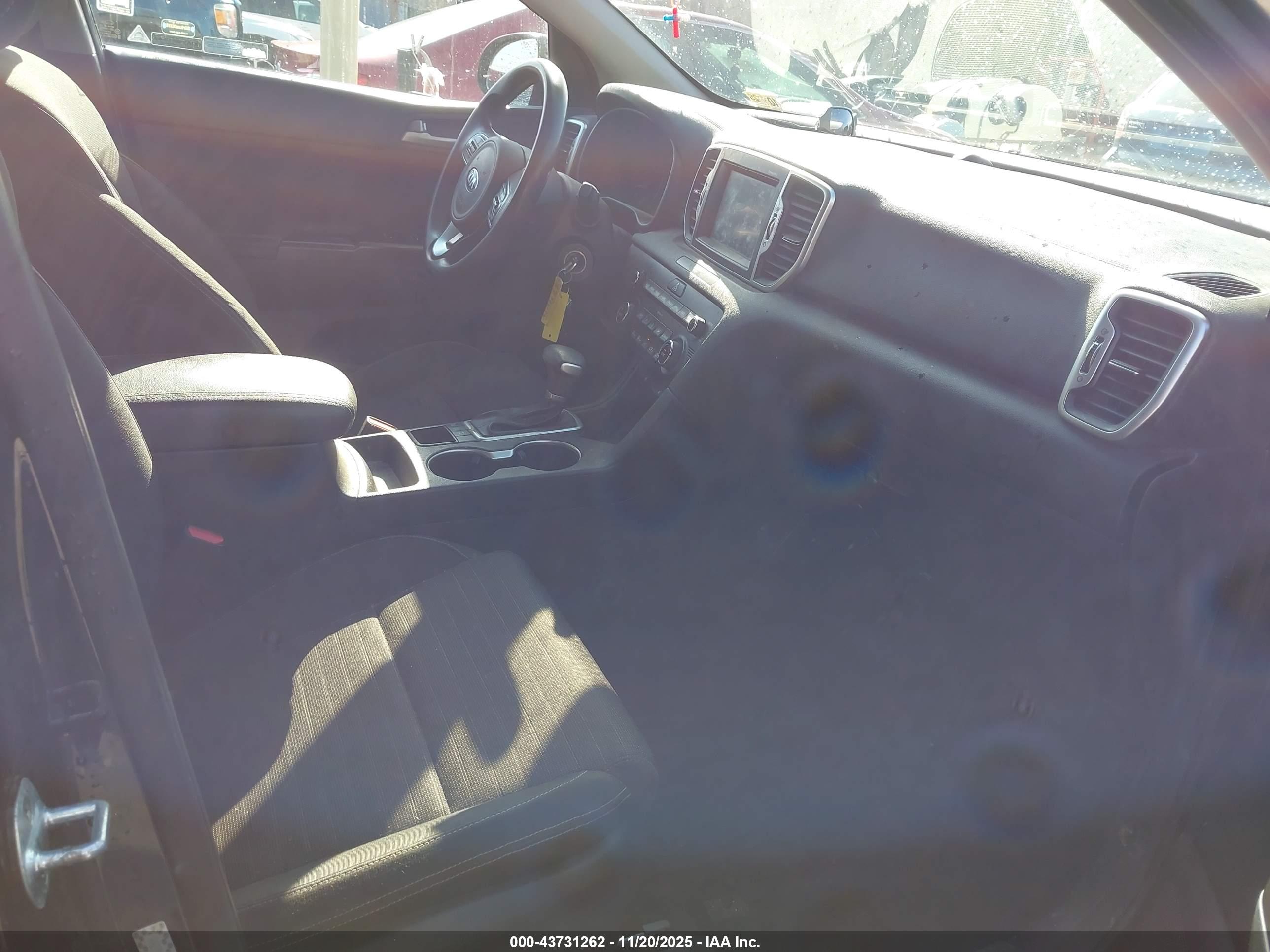 KIA SPORTAGE image 5