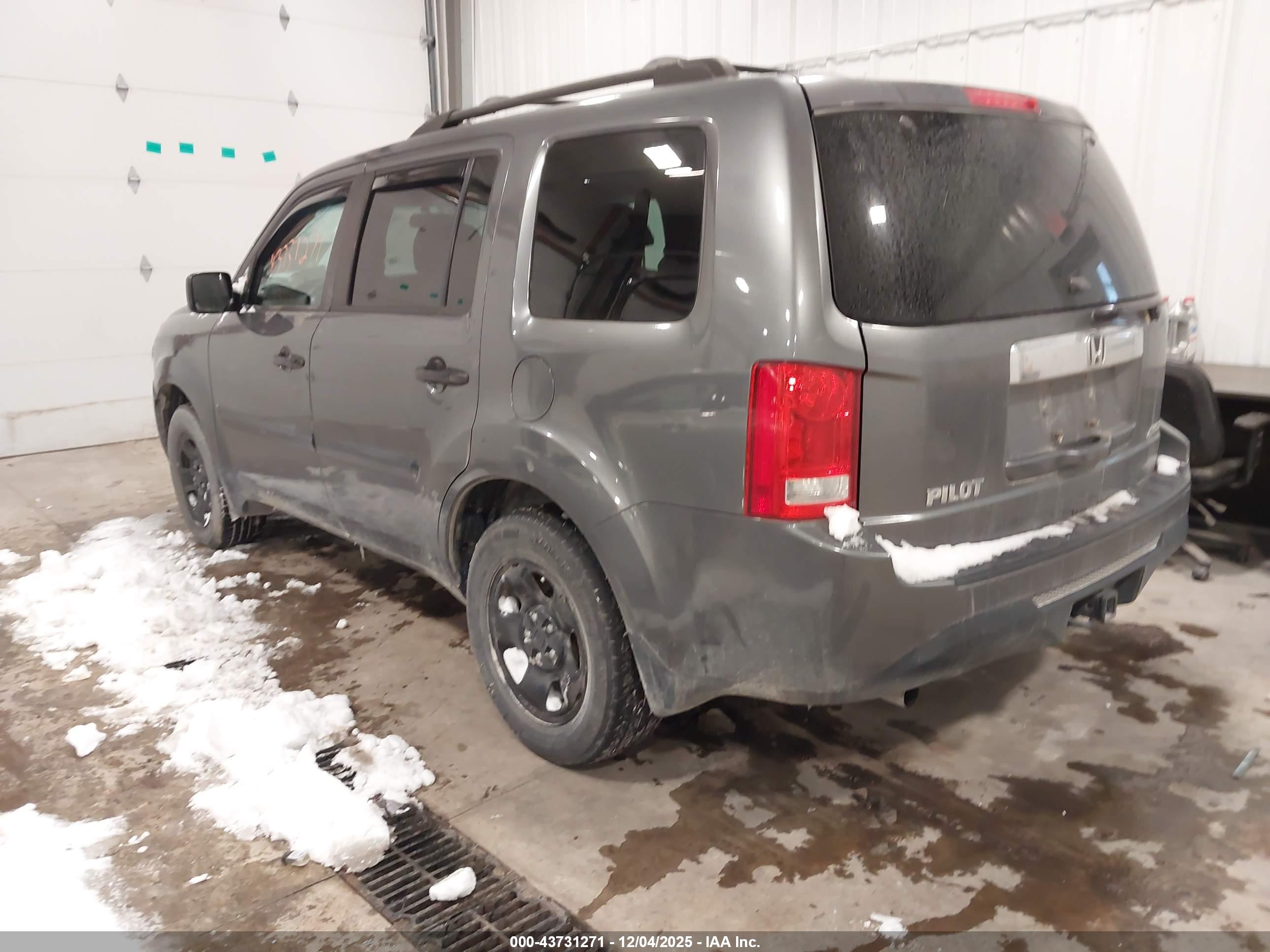 HONDA PILOT image 3