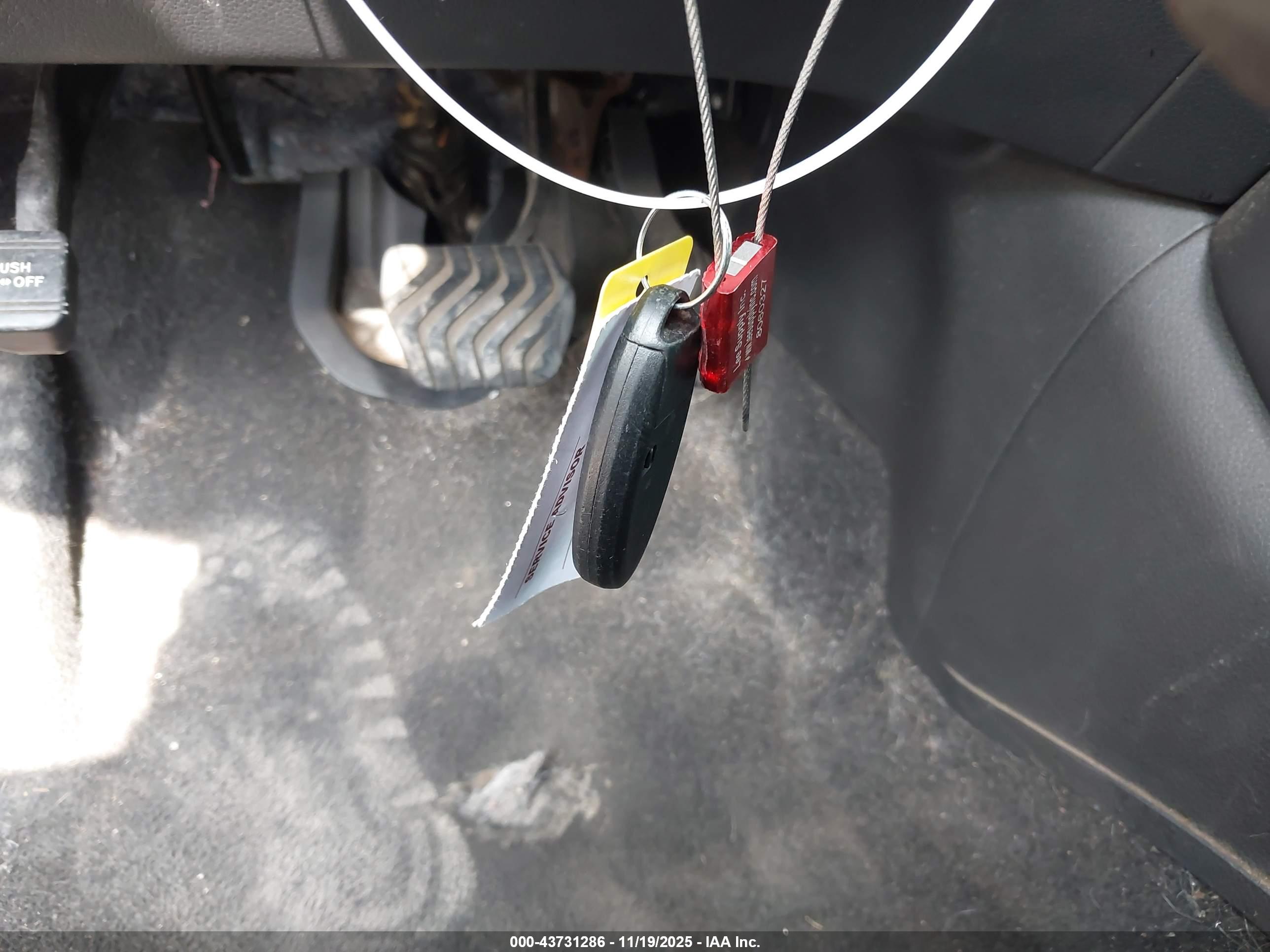 NISSAN ROGUE image 11
