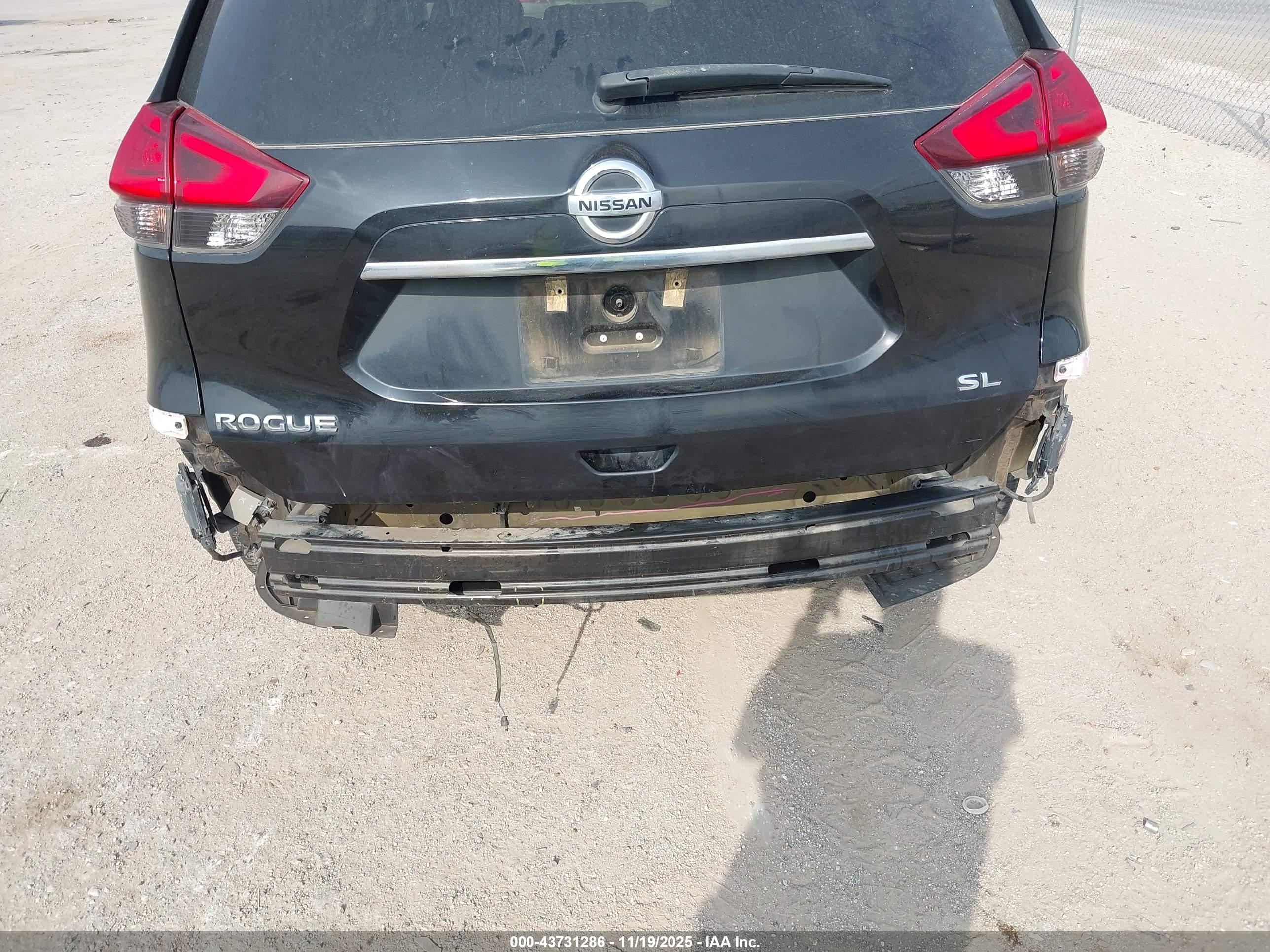 NISSAN ROGUE image 6