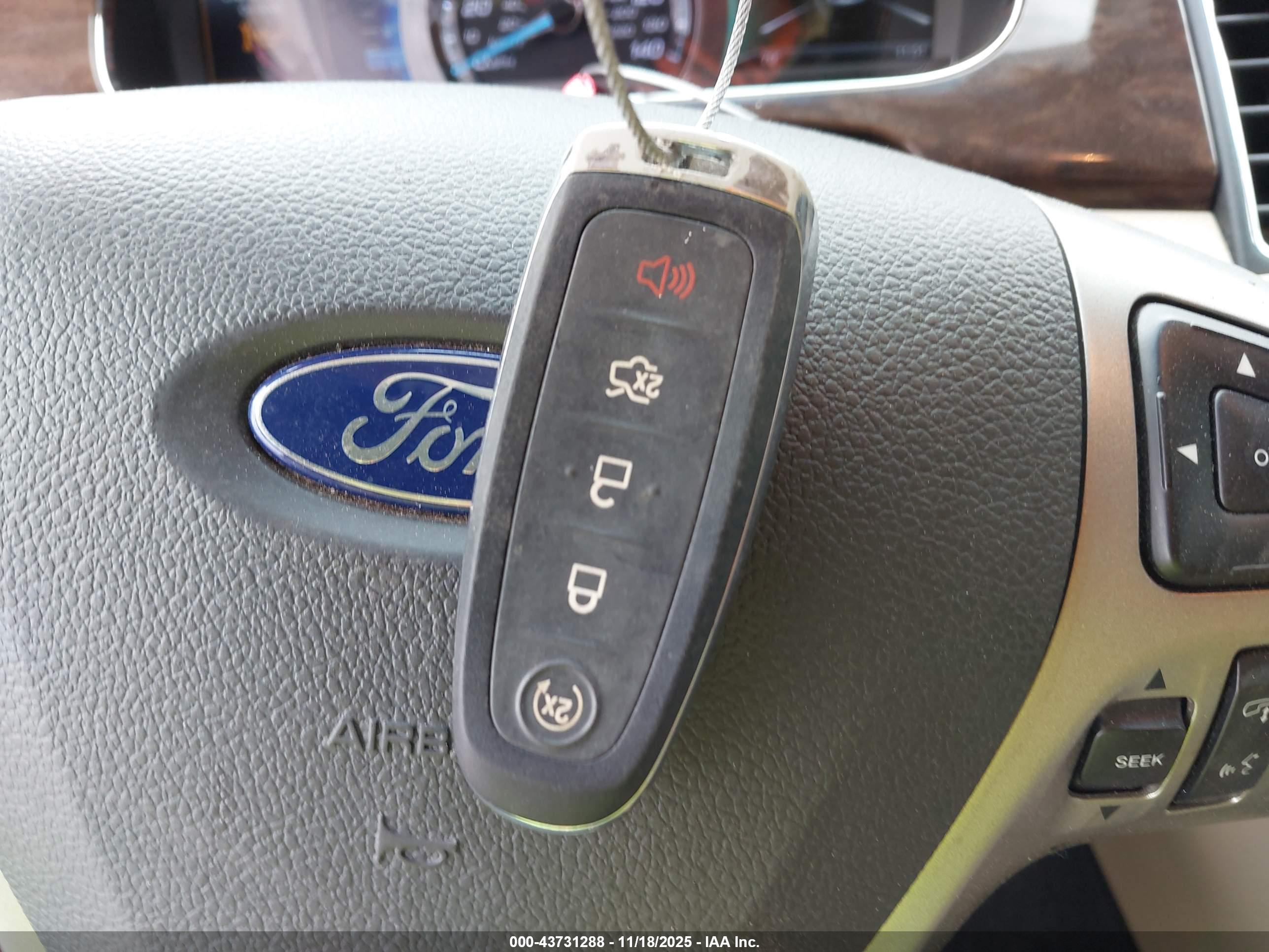 FORD TAURUS image 11