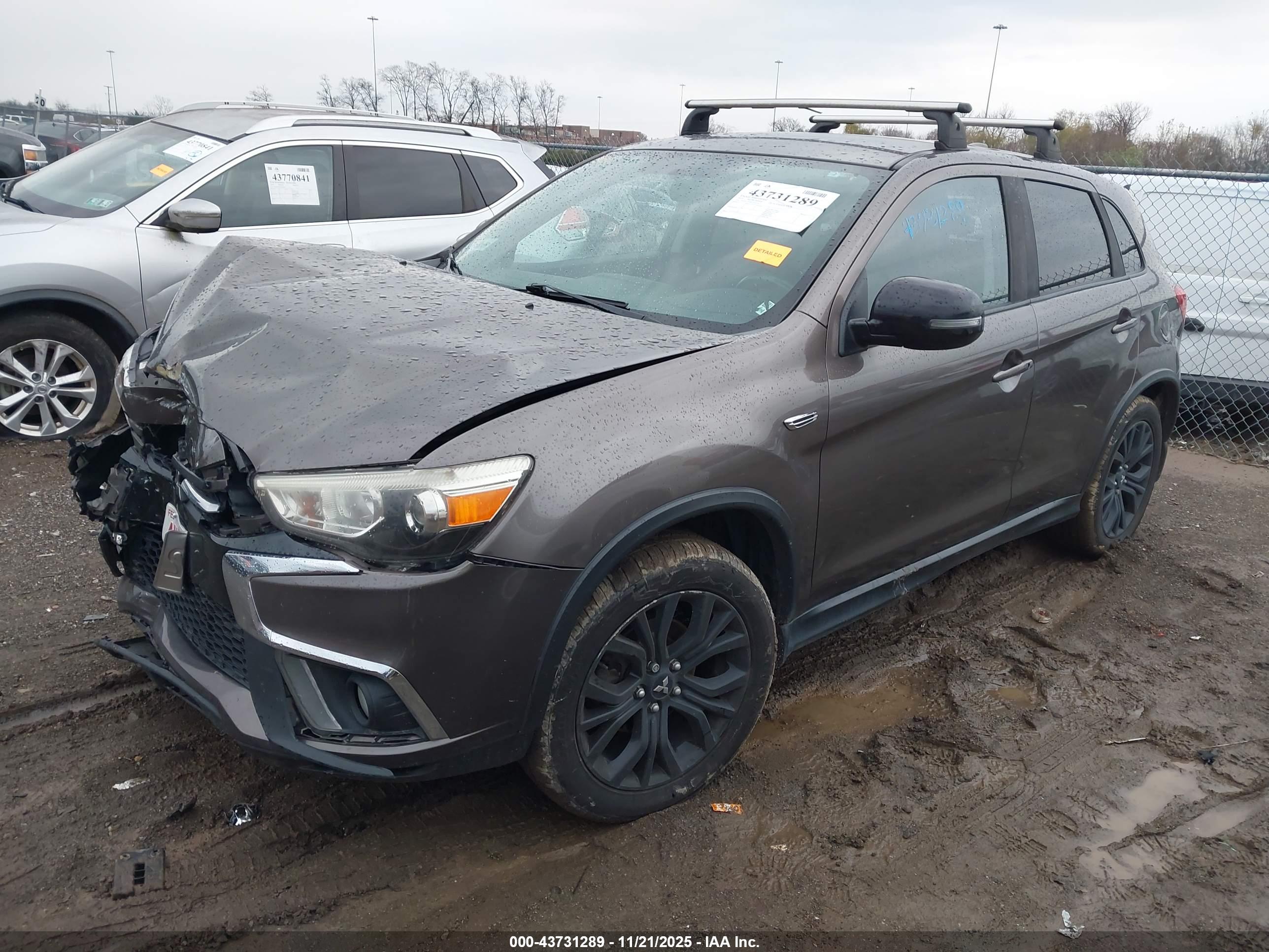 MITSUBISHI OUTLANDER image 2