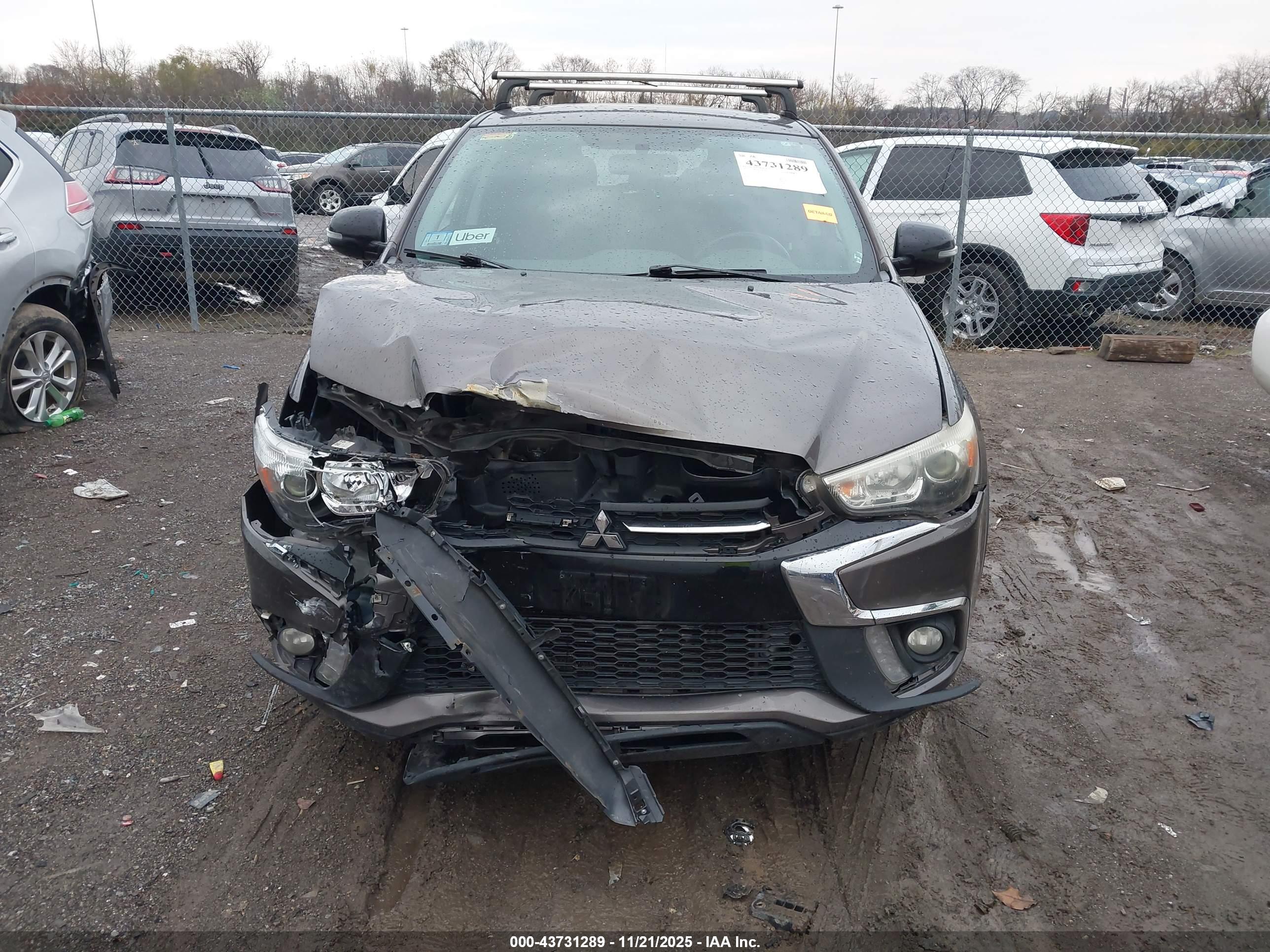 MITSUBISHI OUTLANDER image 6