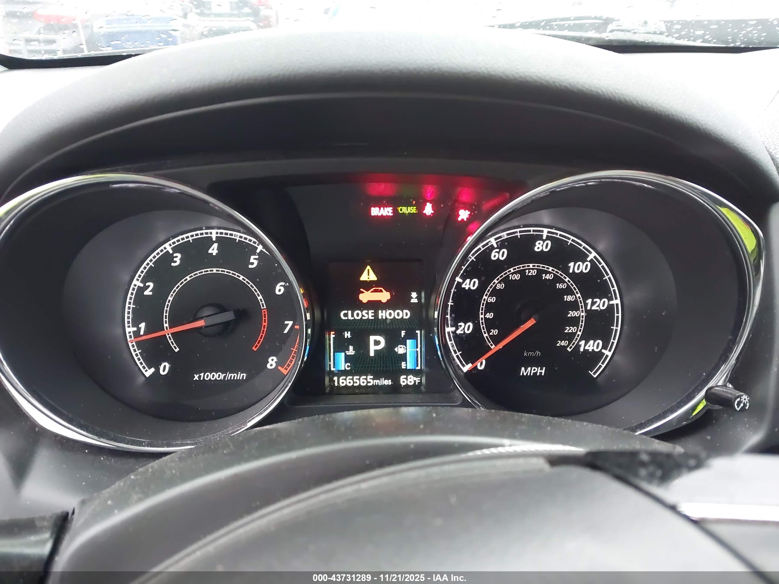 MITSUBISHI OUTLANDER image 7