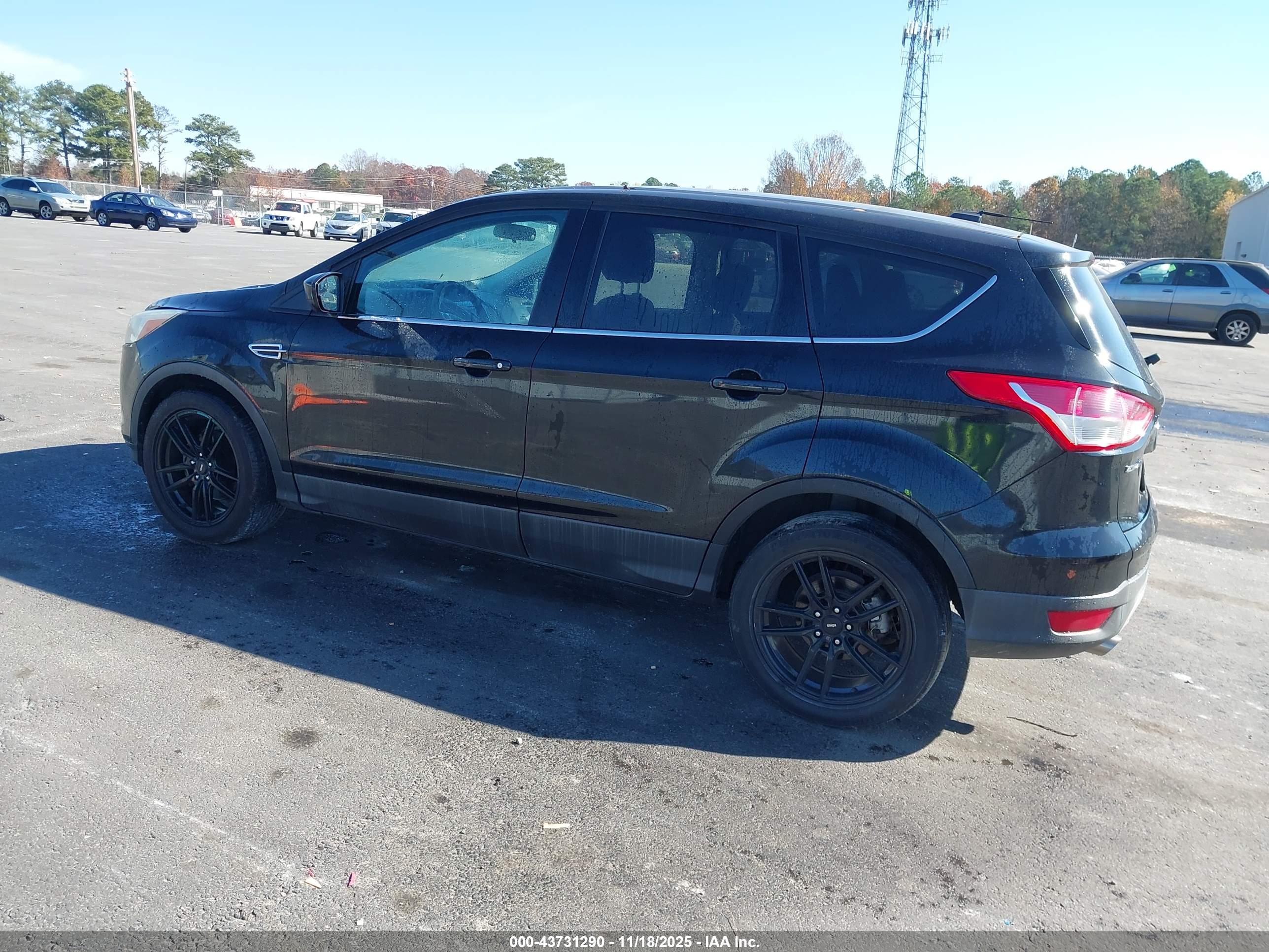 FORD ESCAPE image 3