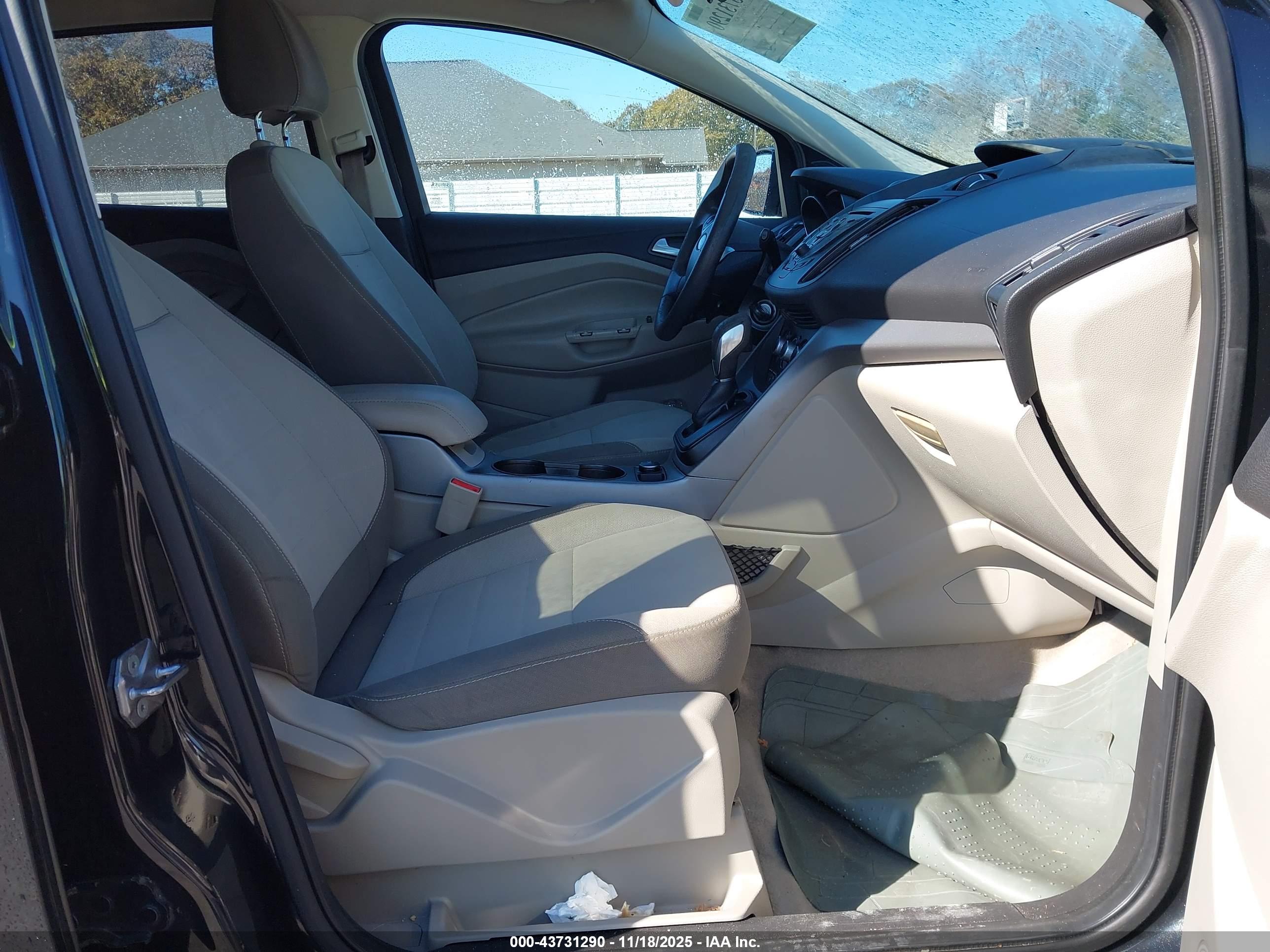 FORD ESCAPE image 5