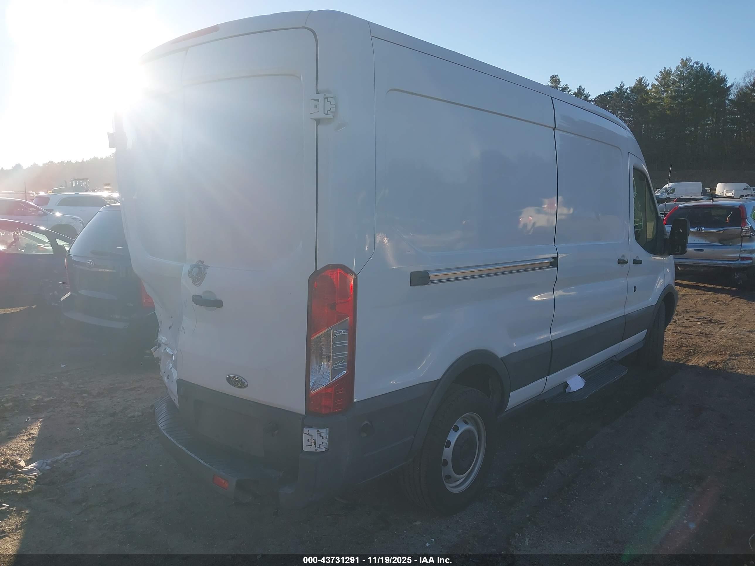 FORD TRANSIT-150 image 4