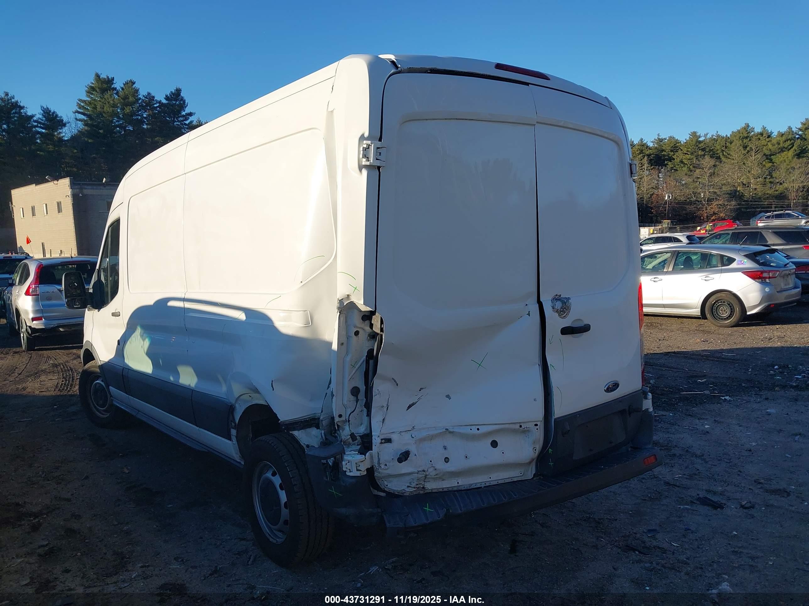 FORD TRANSIT-150 image 6