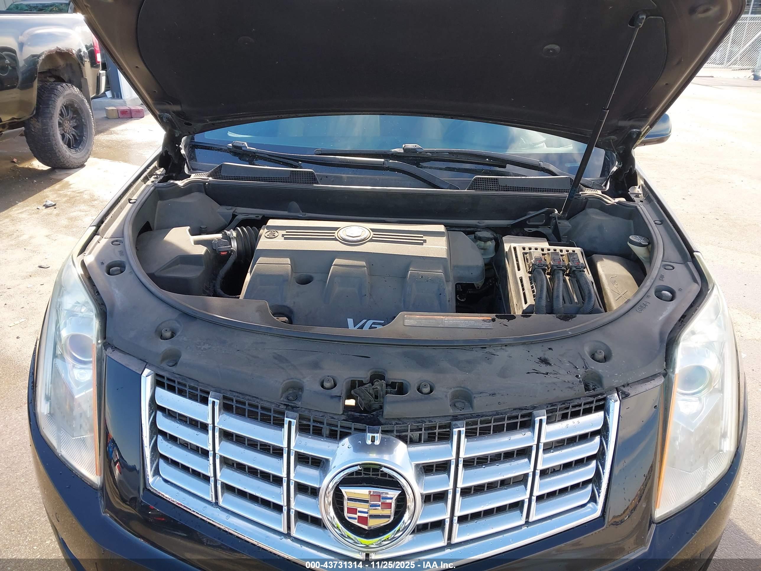 CADILLAC SRX image 10