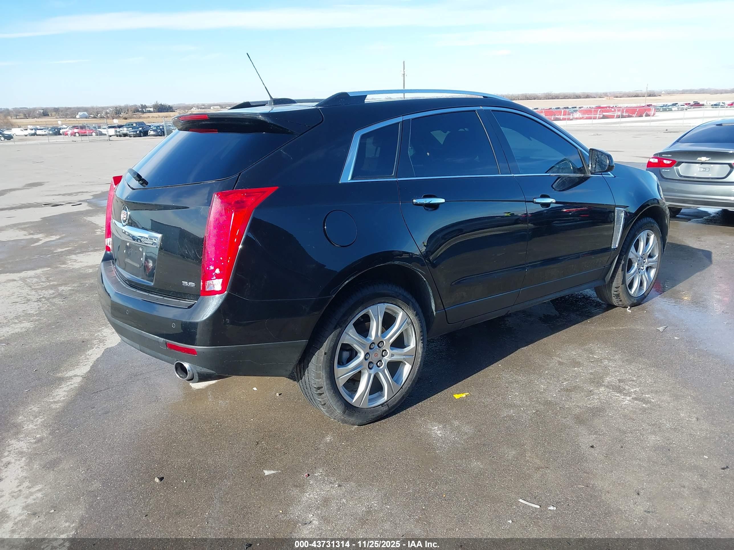 CADILLAC SRX image 4