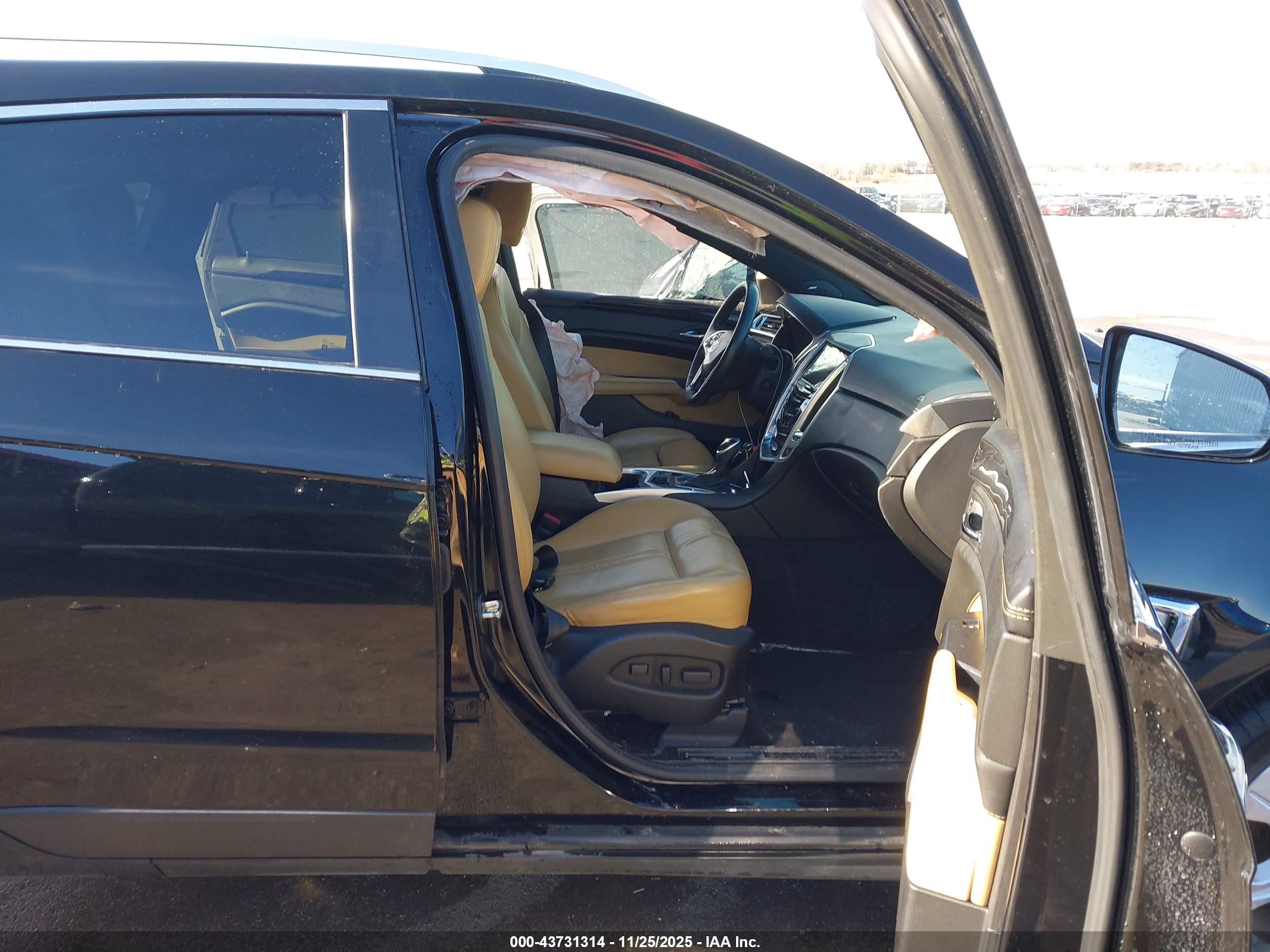 CADILLAC SRX image 5