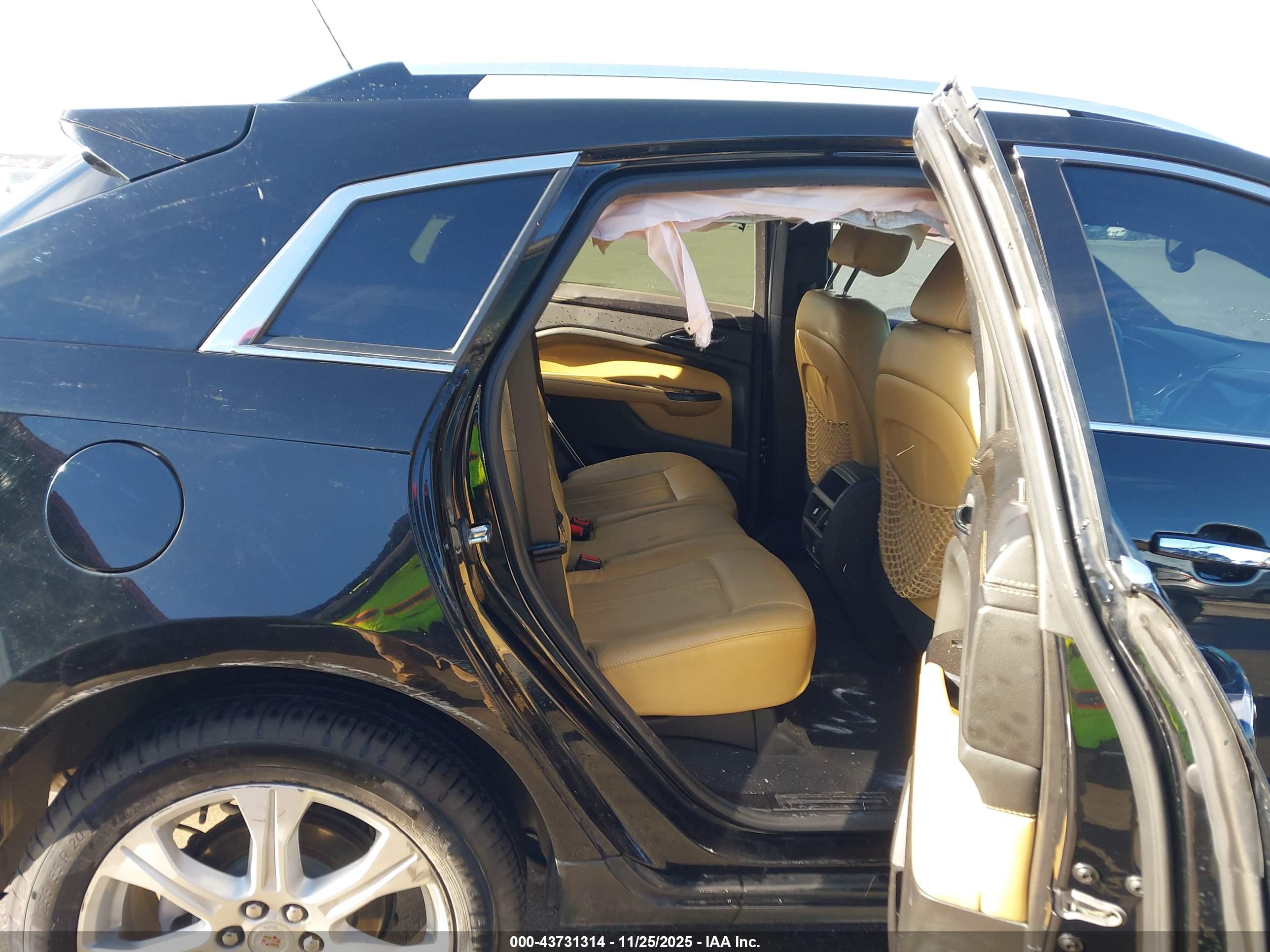 CADILLAC SRX image 8