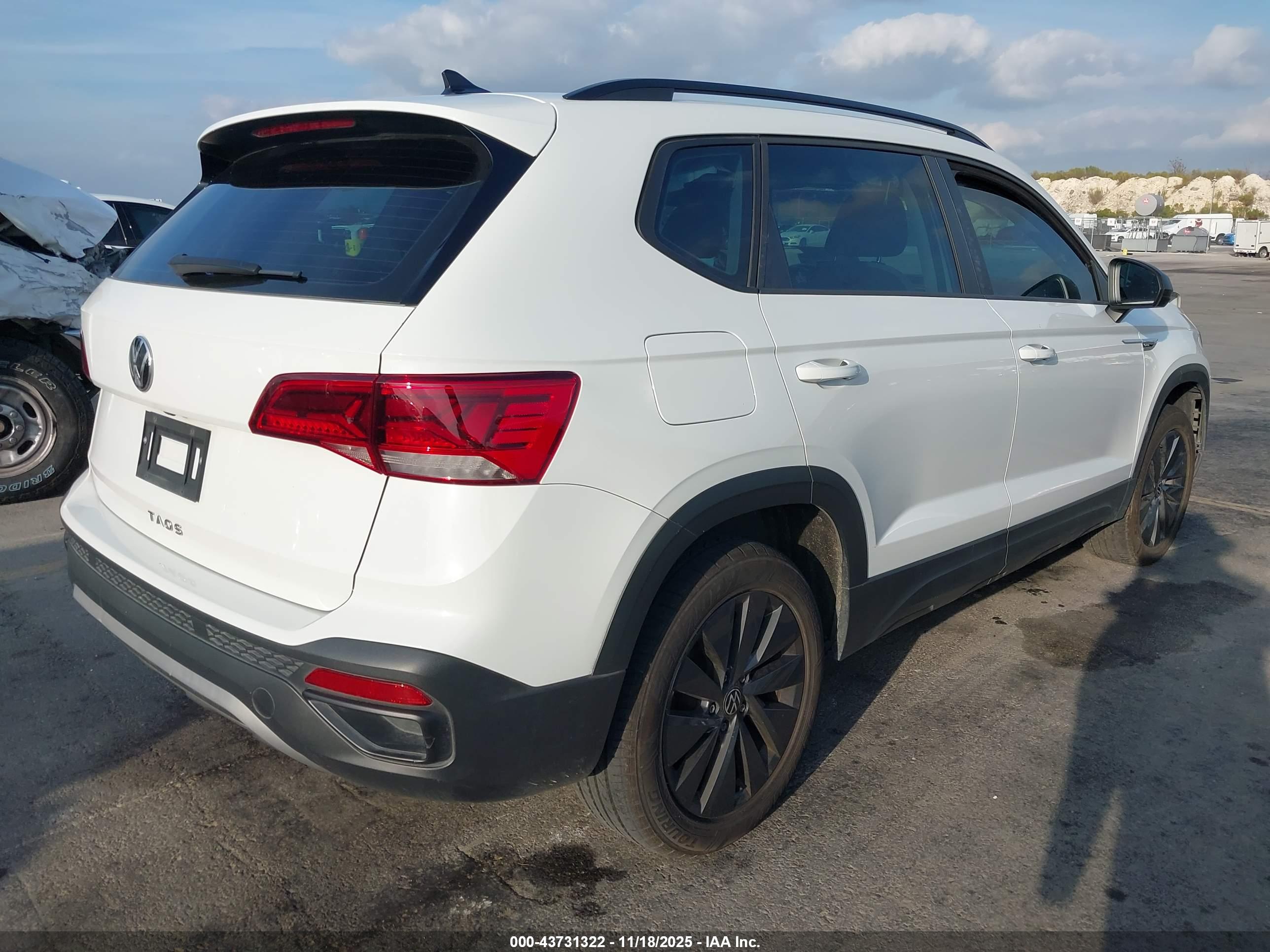 VOLKSWAGEN TAOS image 4