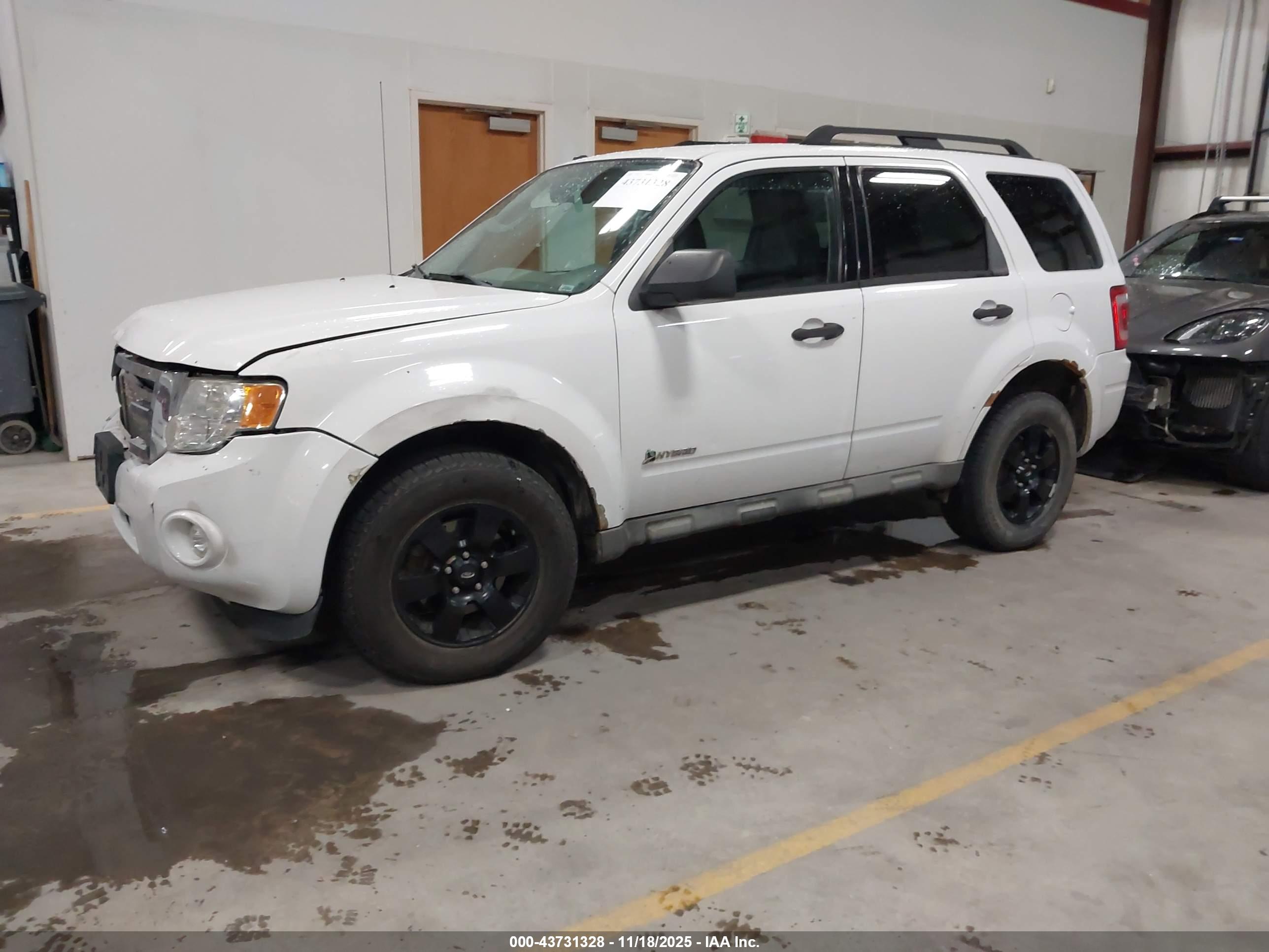 FORD ESCAPE image 2