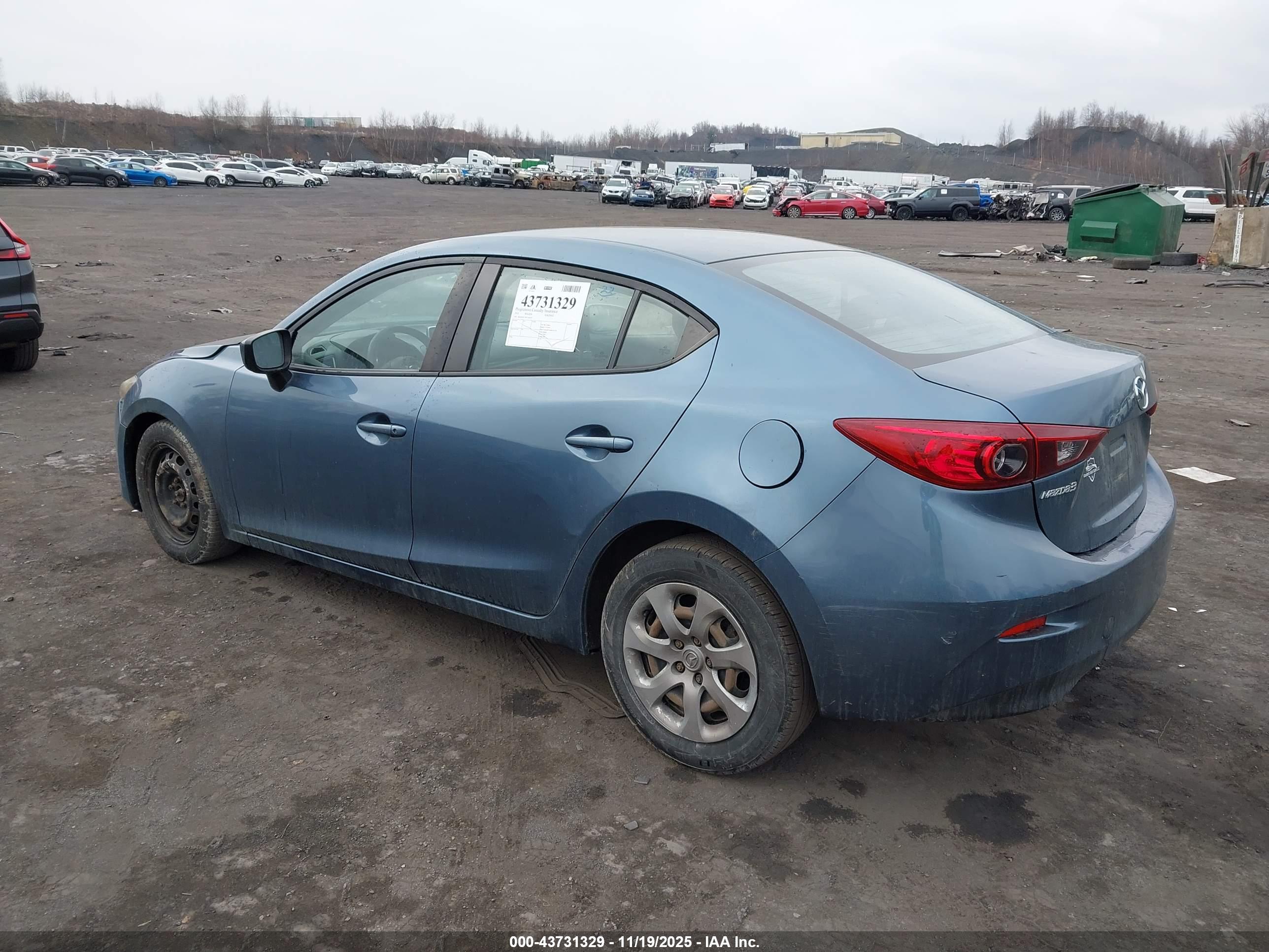 MAZDA MAZDA3 image 3