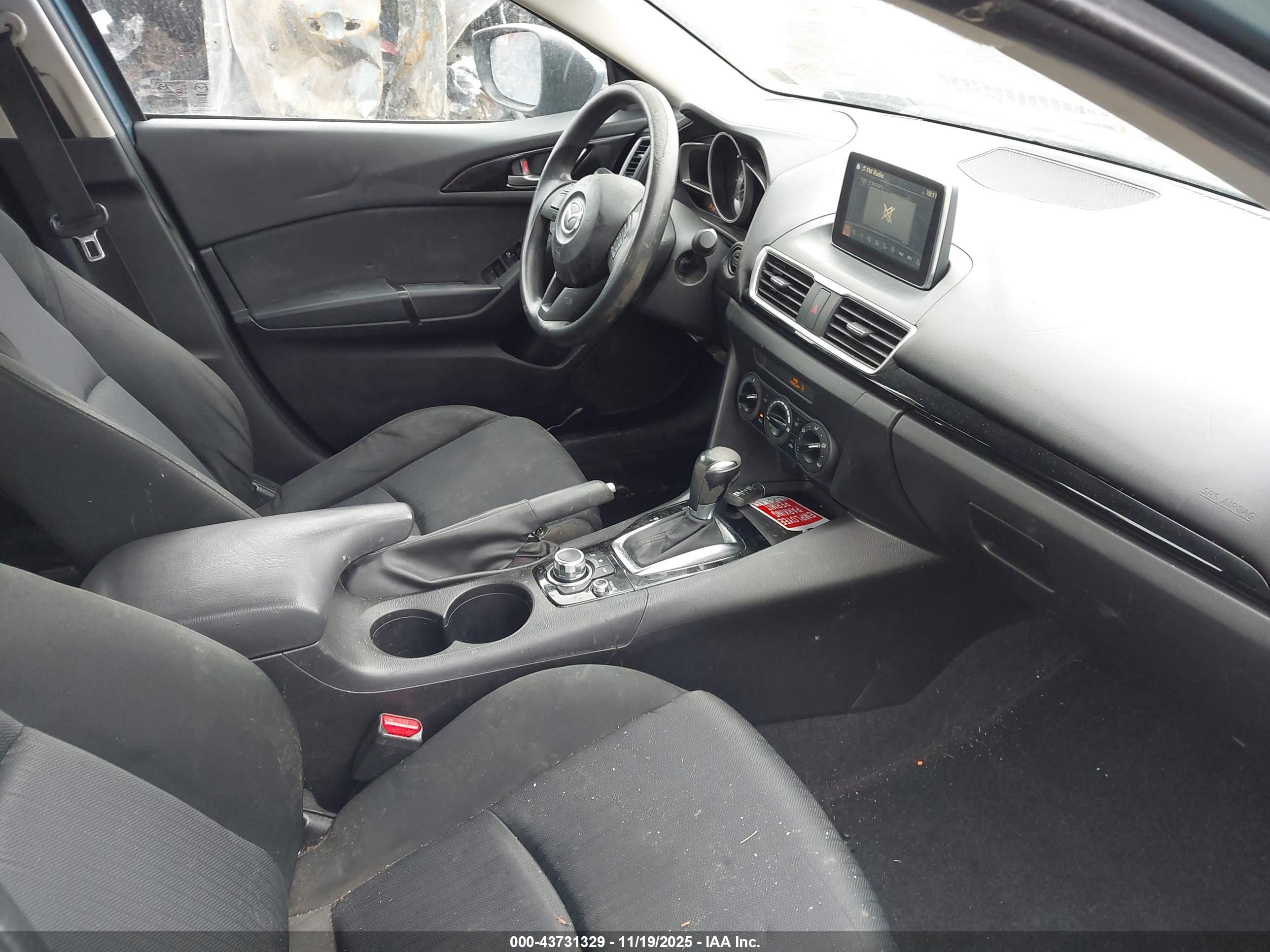 MAZDA MAZDA3 image 5