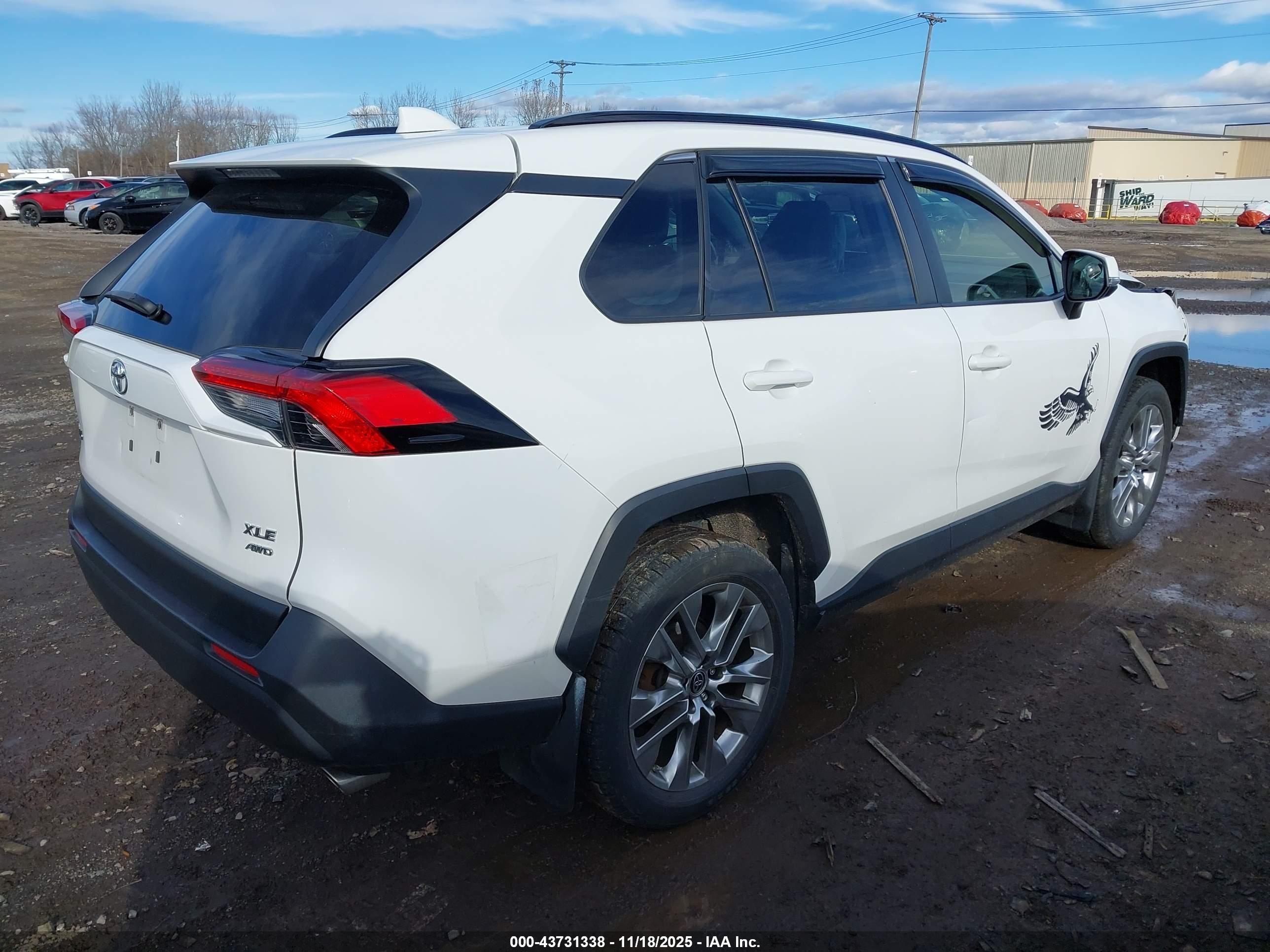 TOYOTA RAV4 image 4