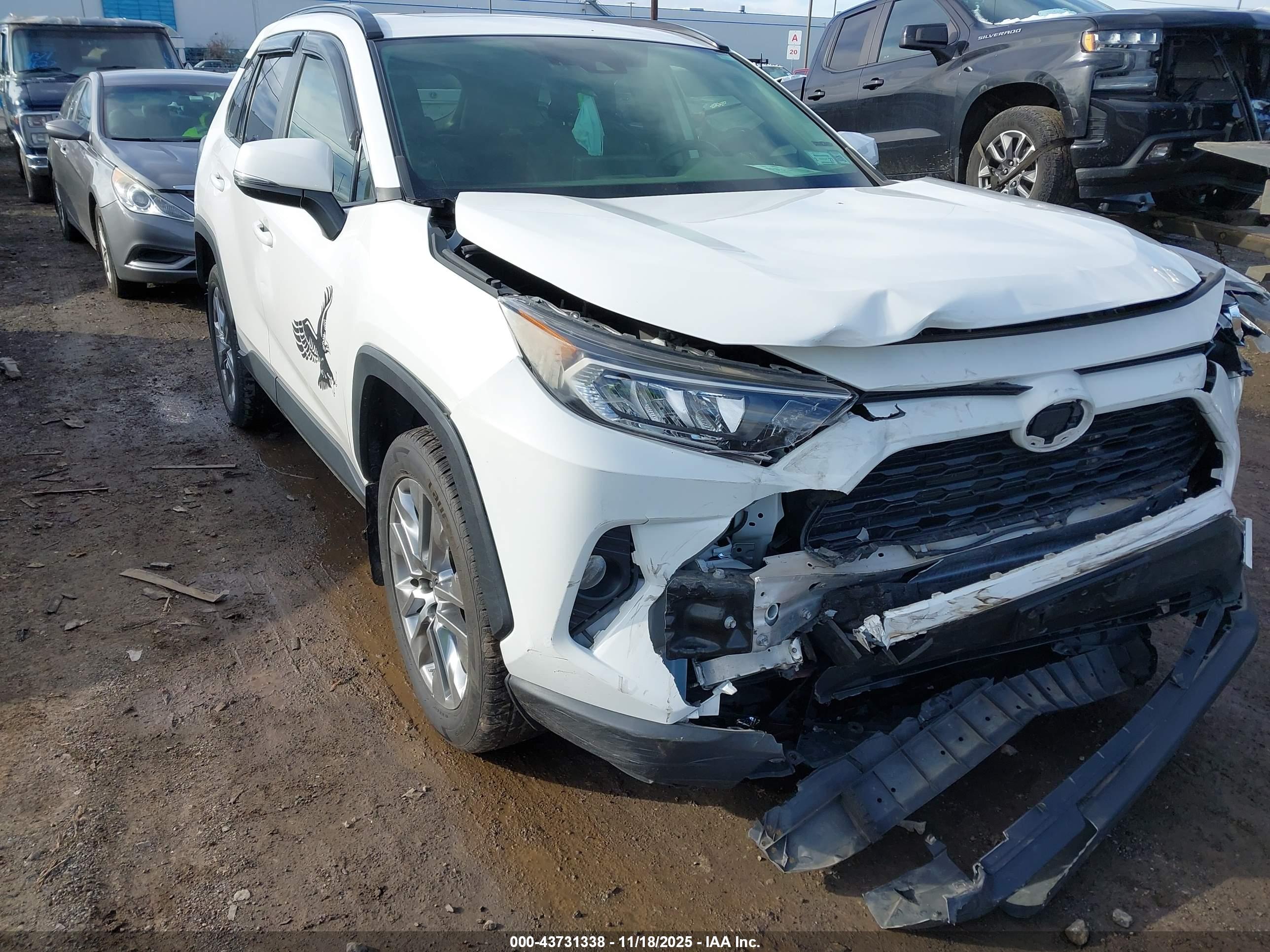 TOYOTA RAV4 image 6