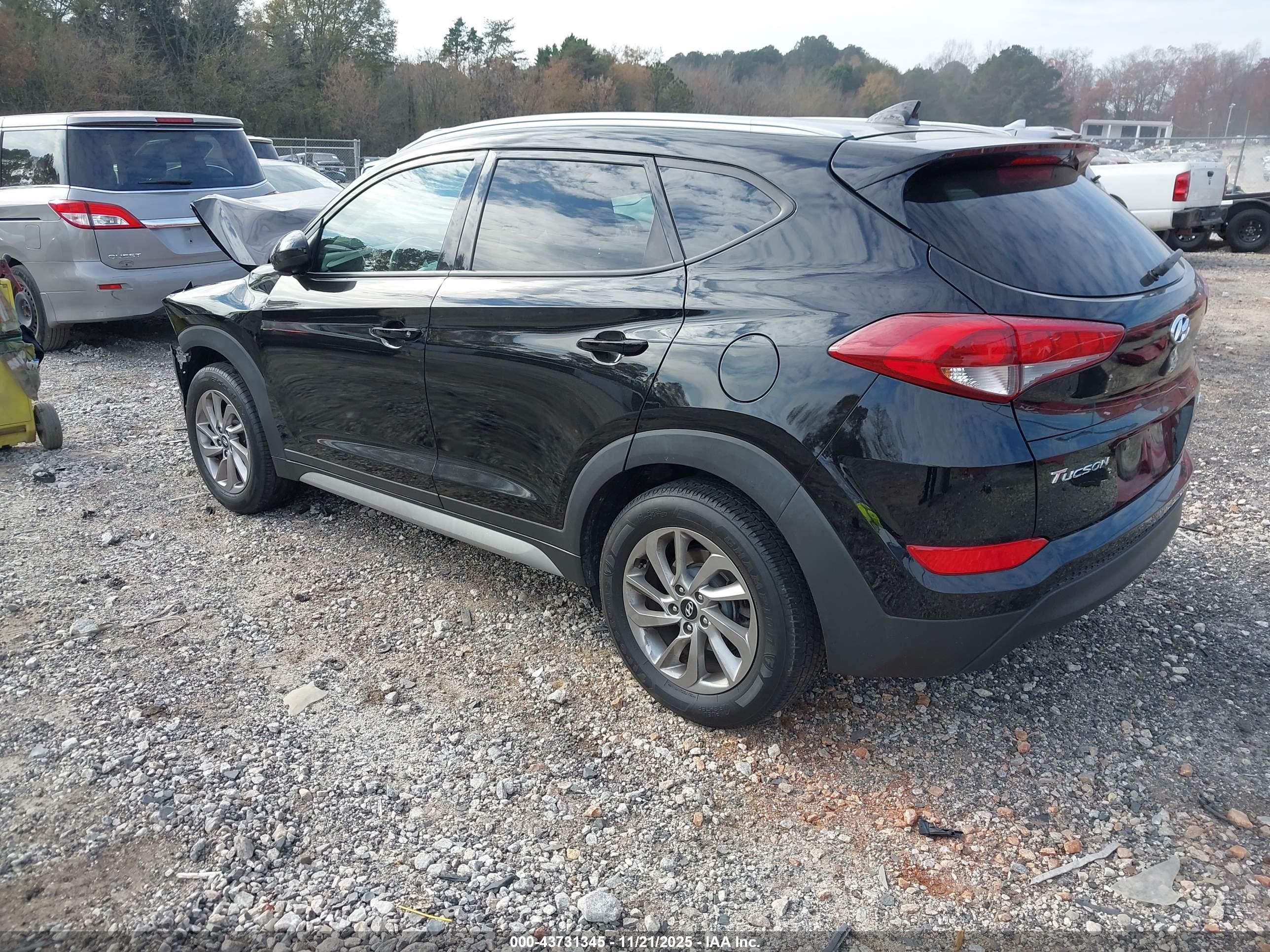 HYUNDAI TUCSON image 3