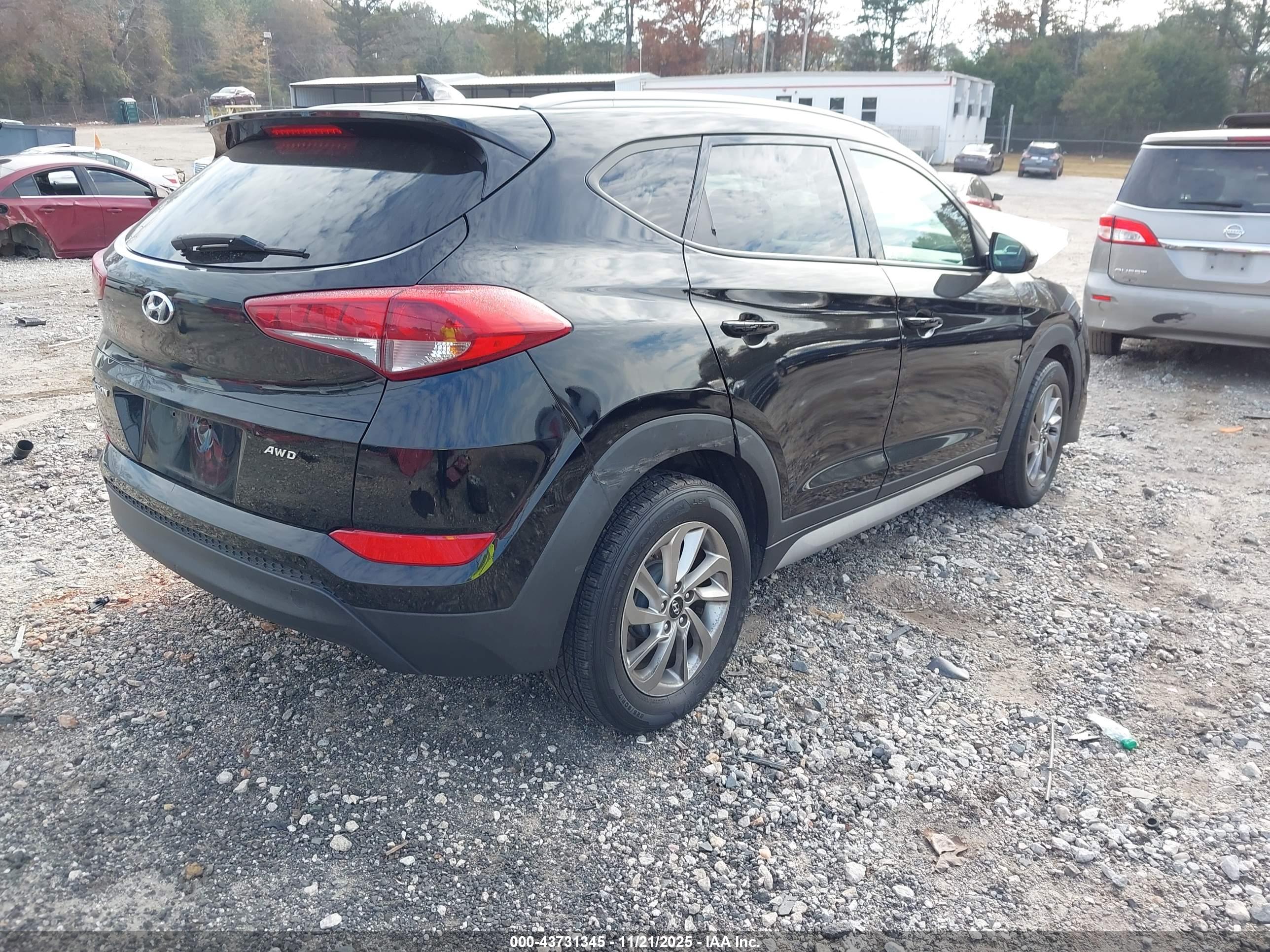 HYUNDAI TUCSON image 4