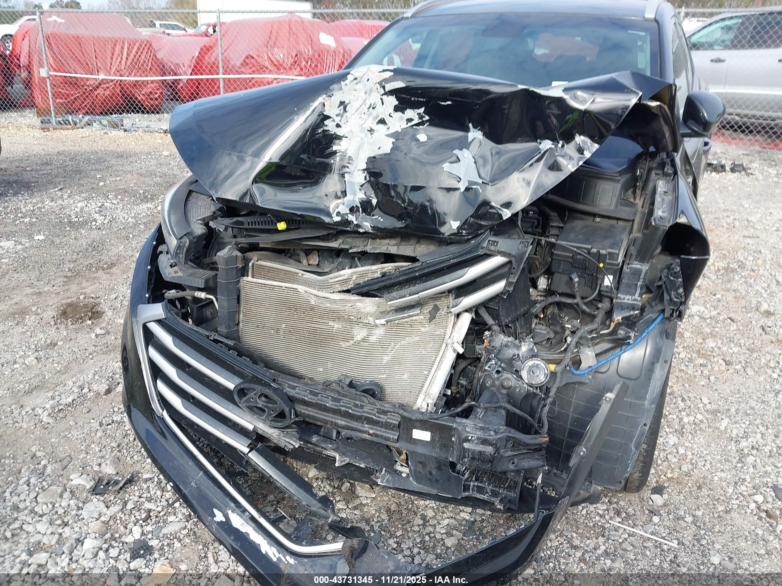HYUNDAI TUCSON image 6