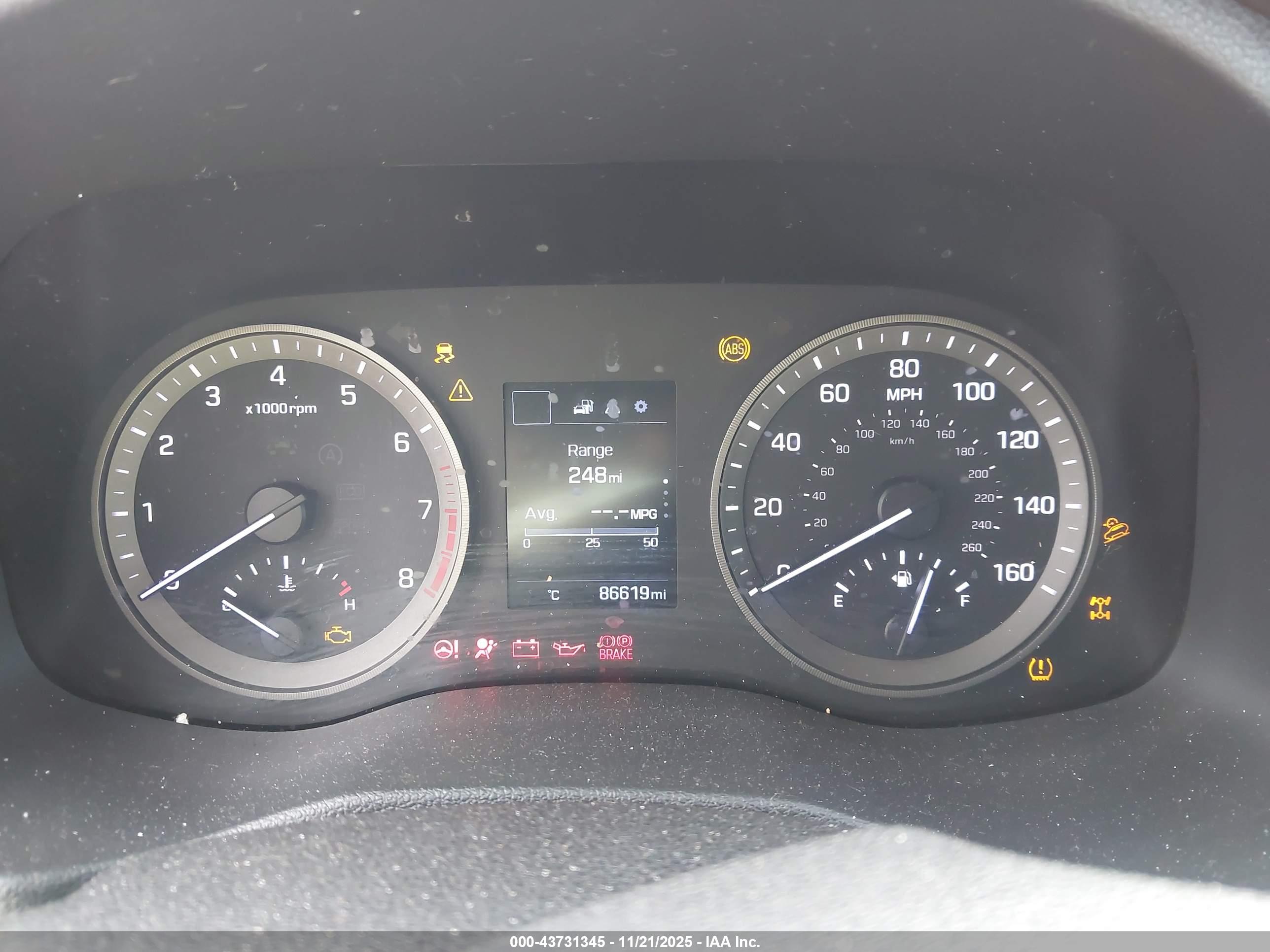 HYUNDAI TUCSON image 7